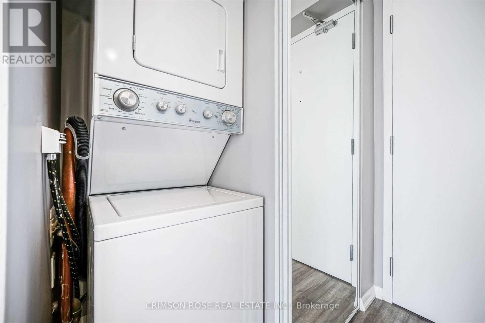 1609 - 832 Bay Street, Toronto, Ontario  M5S 1Z6 - Photo 14 - C12738456