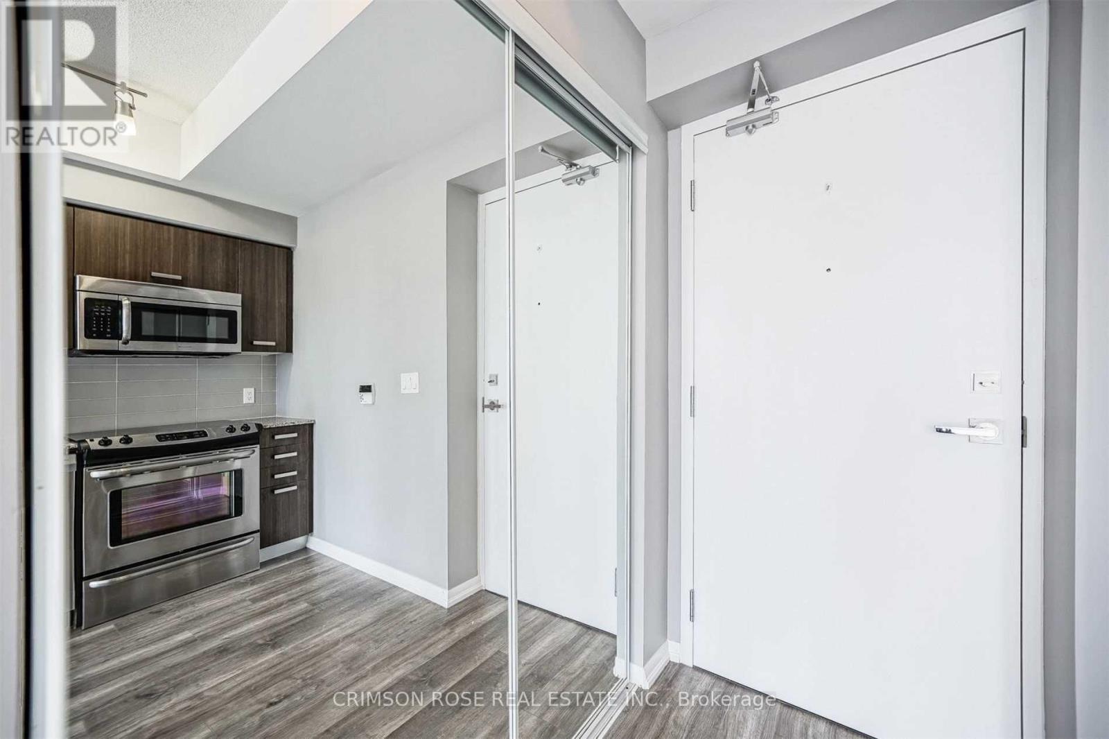 1609 - 832 Bay Street, Toronto, Ontario  M5S 1Z6 - Photo 15 - C12738456