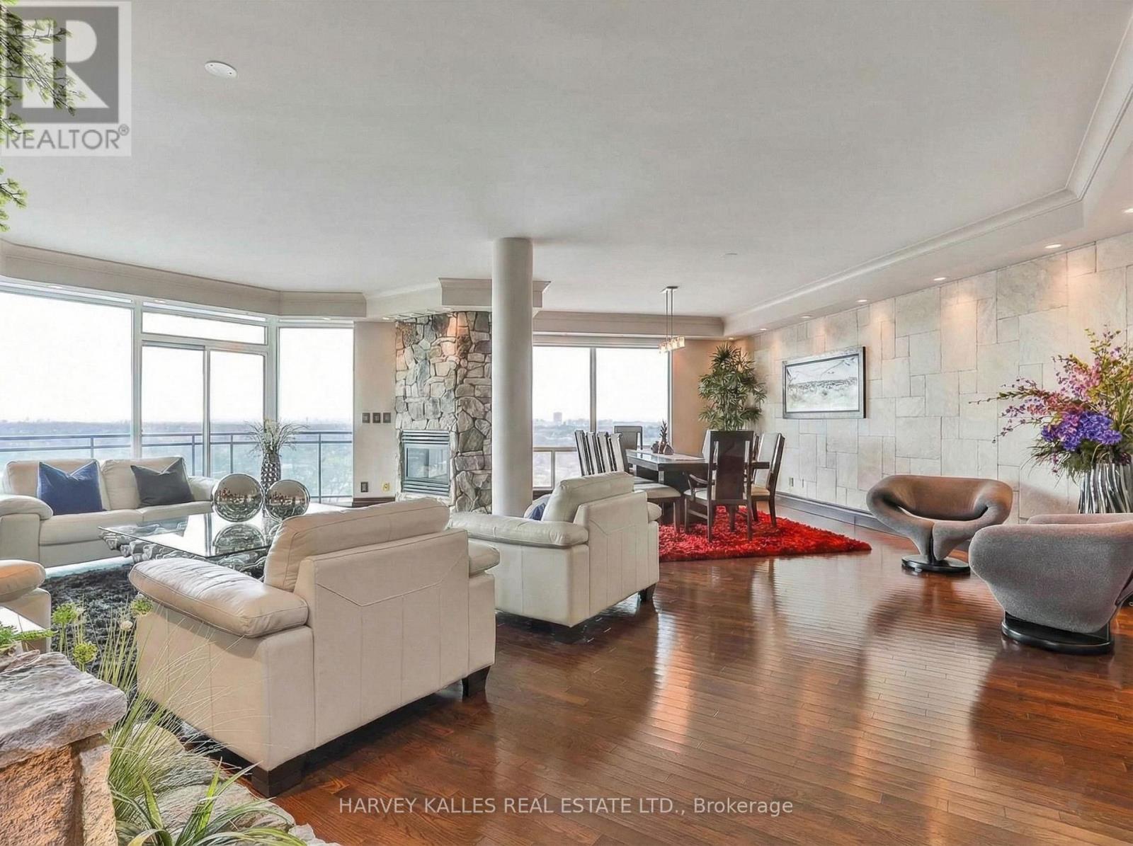 2701 - 300 Bloor Street E, Toronto, Ontario  M4W 3Y2 - Photo 4 - C12738490