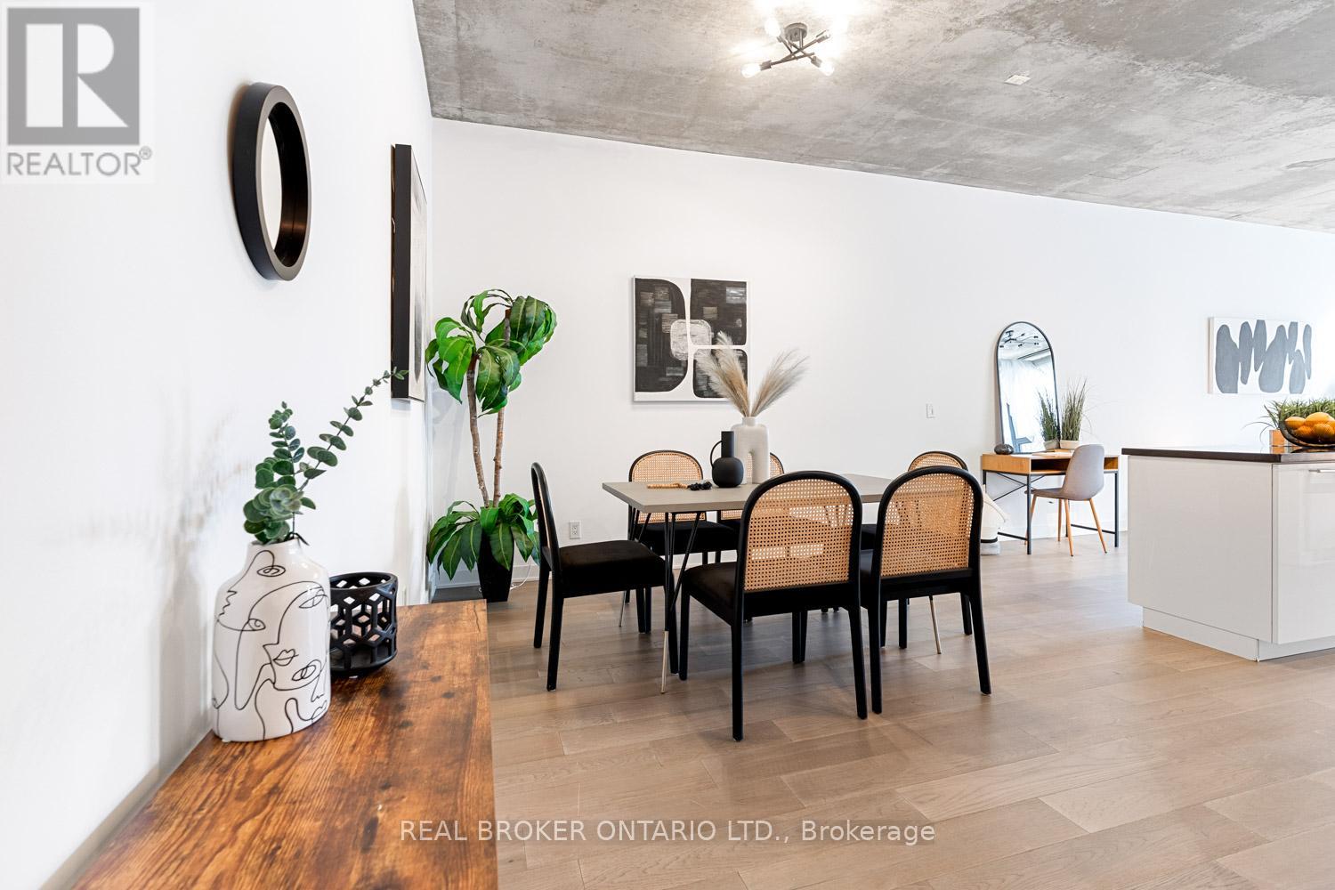 608 - 60 Bathurst Street, Toronto, Ontario  M5V 2P4 - Photo 2 - C12738534