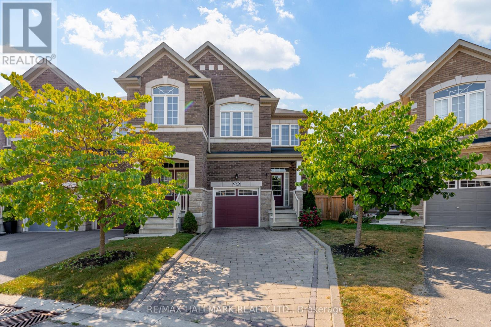9 KEENLYSIDE LANE, Ajax, Ontario