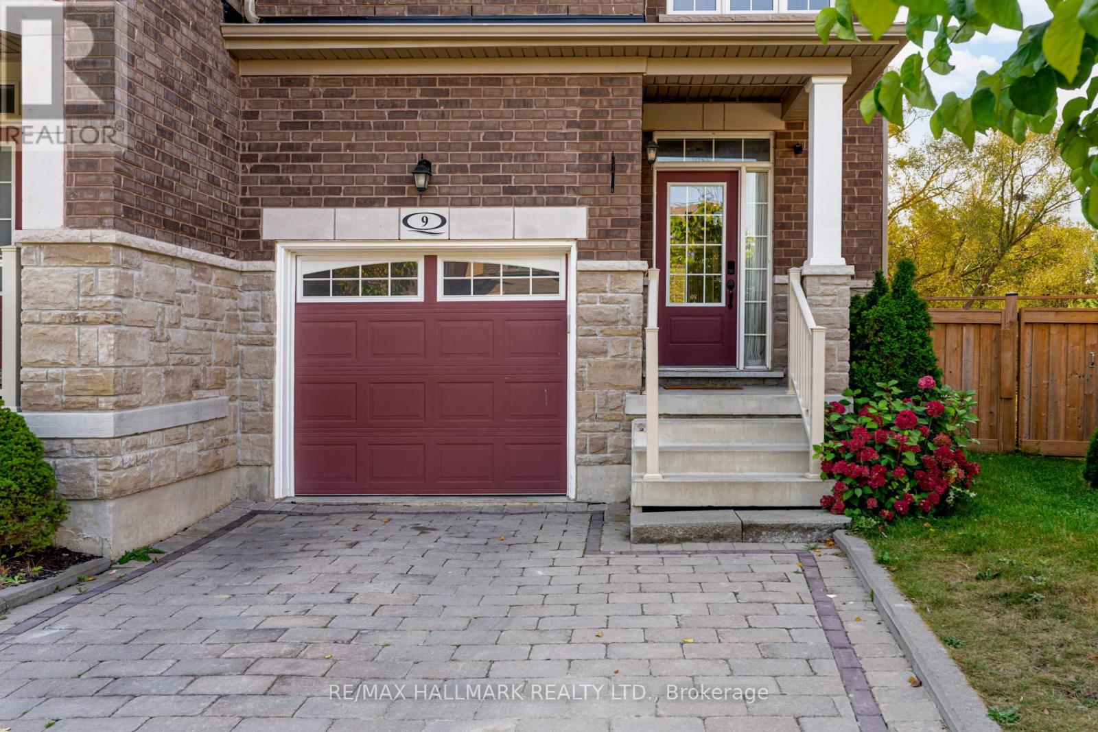 9 Keenlyside Lane, Ajax, Ontario  L1T 0N4 - Photo 3 - E12738270