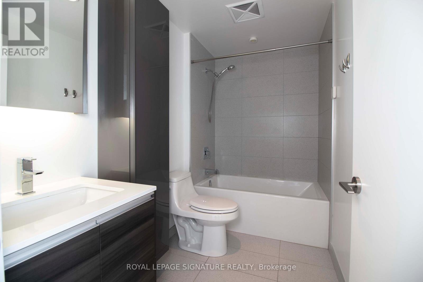 1004 - 1190 Dundas Street E, Toronto, Ontario  M4M 0C5 - Photo 14 - E12738346