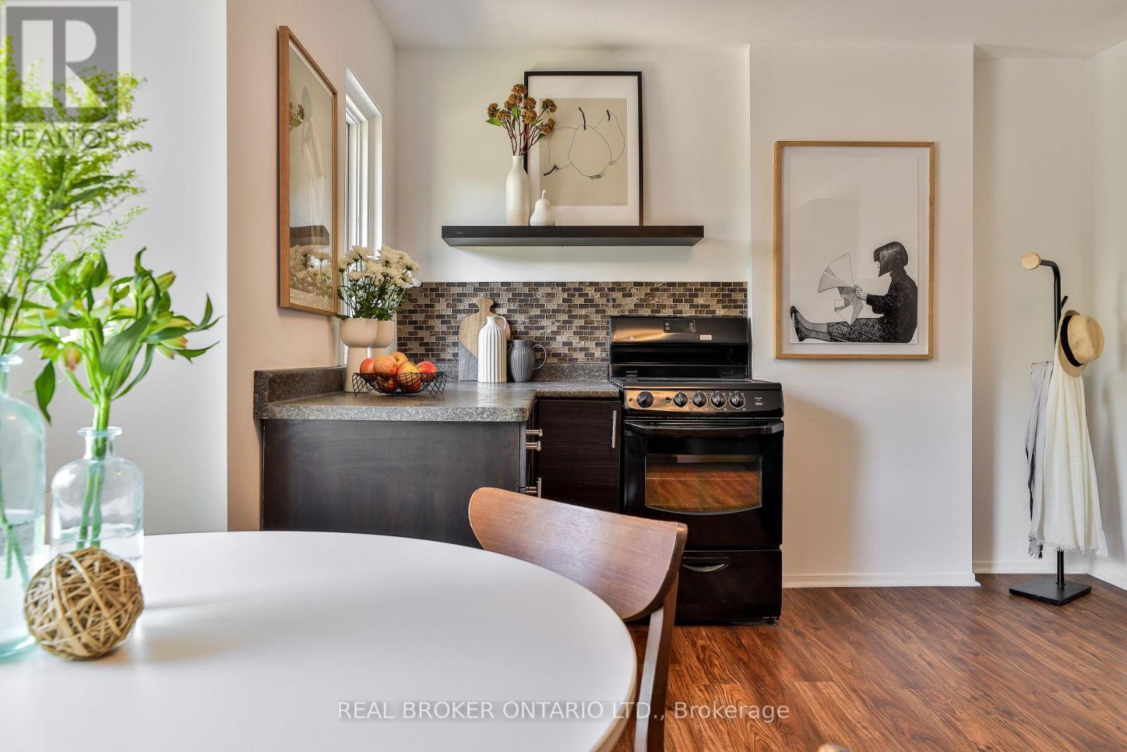 55 Dagmar Avenue, Toronto, Ontario  M4M 1V9 - Photo 17 - E12738390