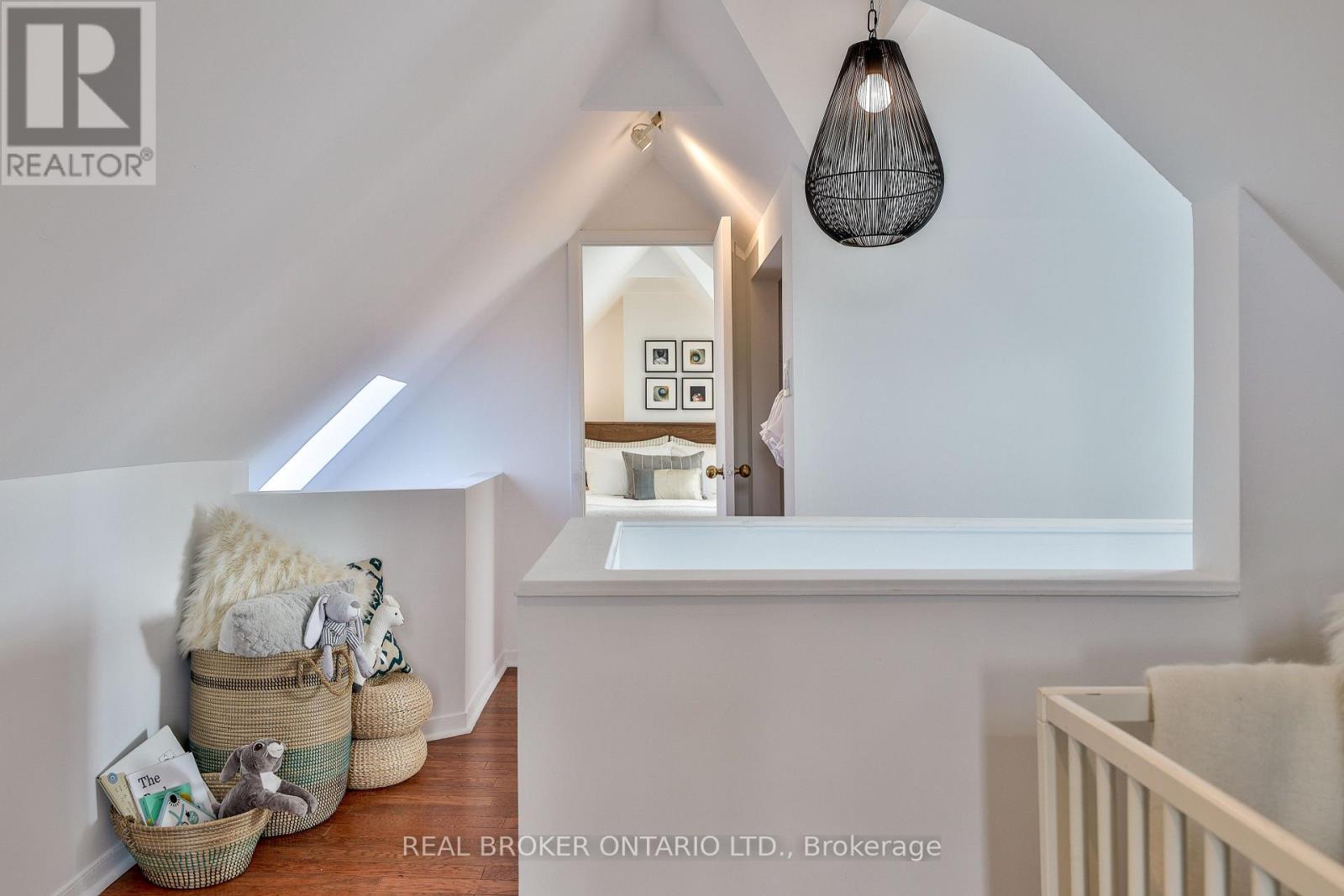 55 Dagmar Avenue, Toronto, Ontario  M4M 1V9 - Photo 19 - E12738390