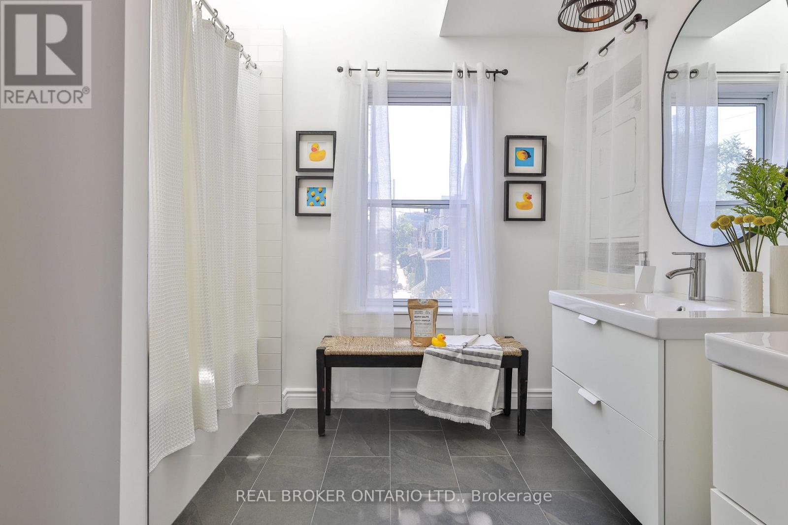 55 Dagmar Avenue, Toronto, Ontario  M4M 1V9 - Photo 9 - E12738390