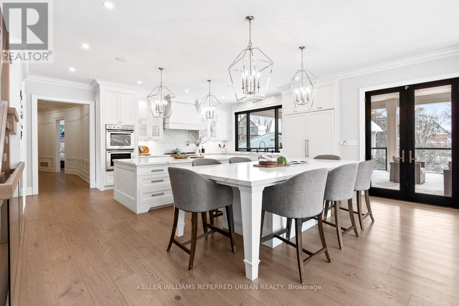 197 Sherwood Place, Newmarket, Ontario  L3Y 8E5 - Photo 4 - N12738104