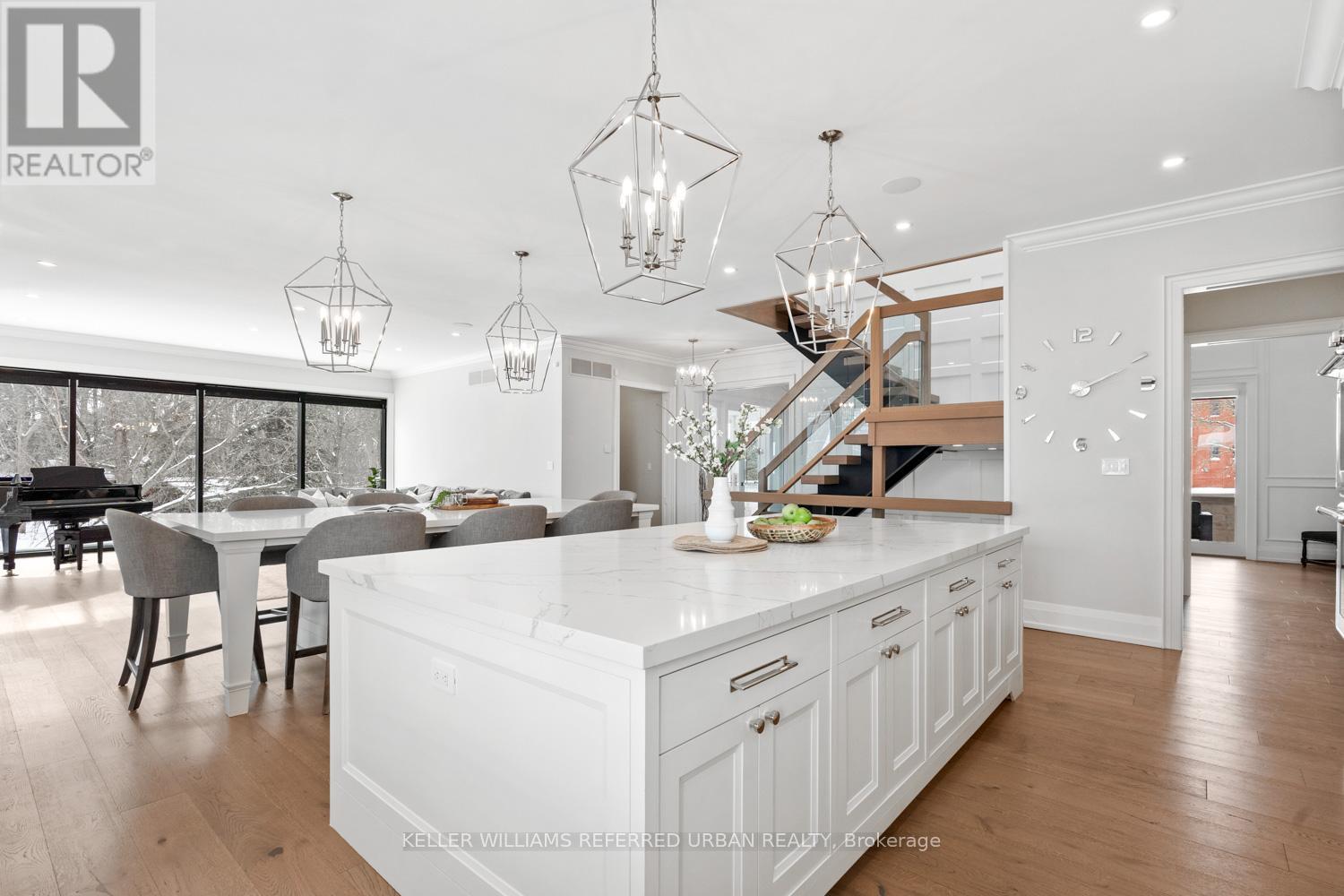 197 Sherwood Place, Newmarket, Ontario  L3Y 8E5 - Photo 7 - N12738104