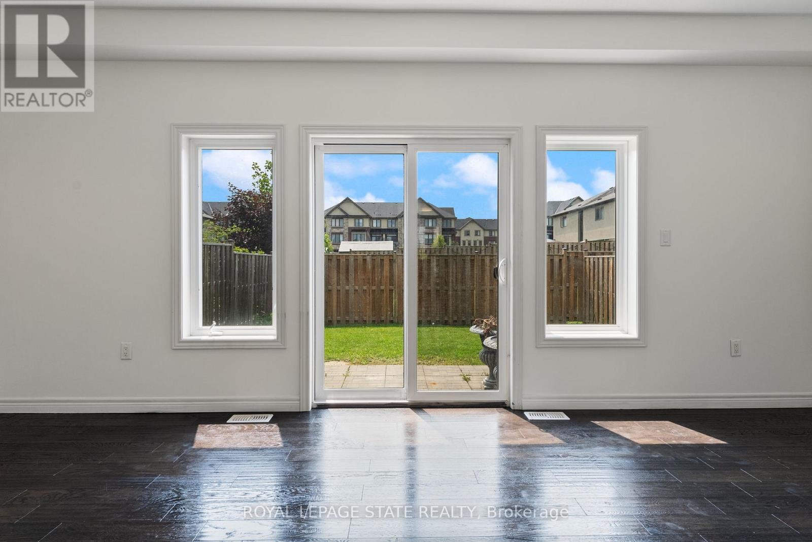 68 Dodman Crescent, Hamilton, Ontario  L9G 0G6 - Photo 37 - X12613720