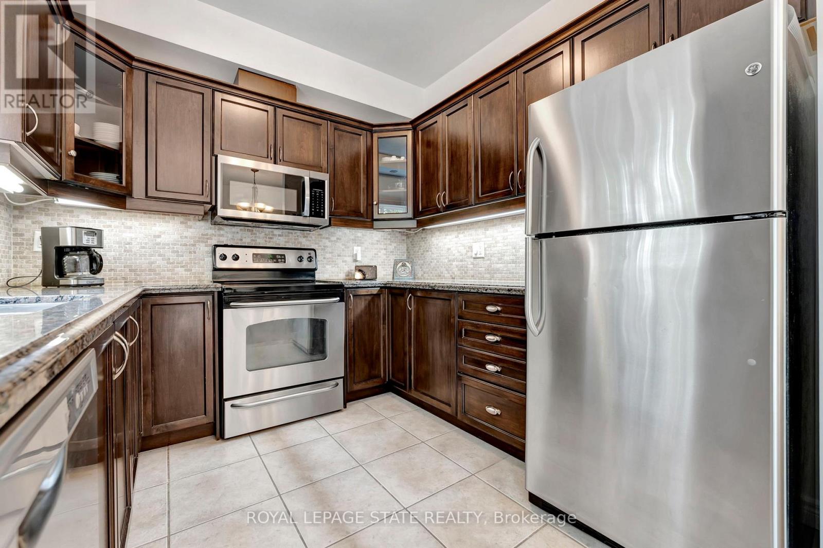 21 - 400 Stonehenge Drive, Hamilton, Ontario  L9K 0A2 - Photo 12 - X12702968