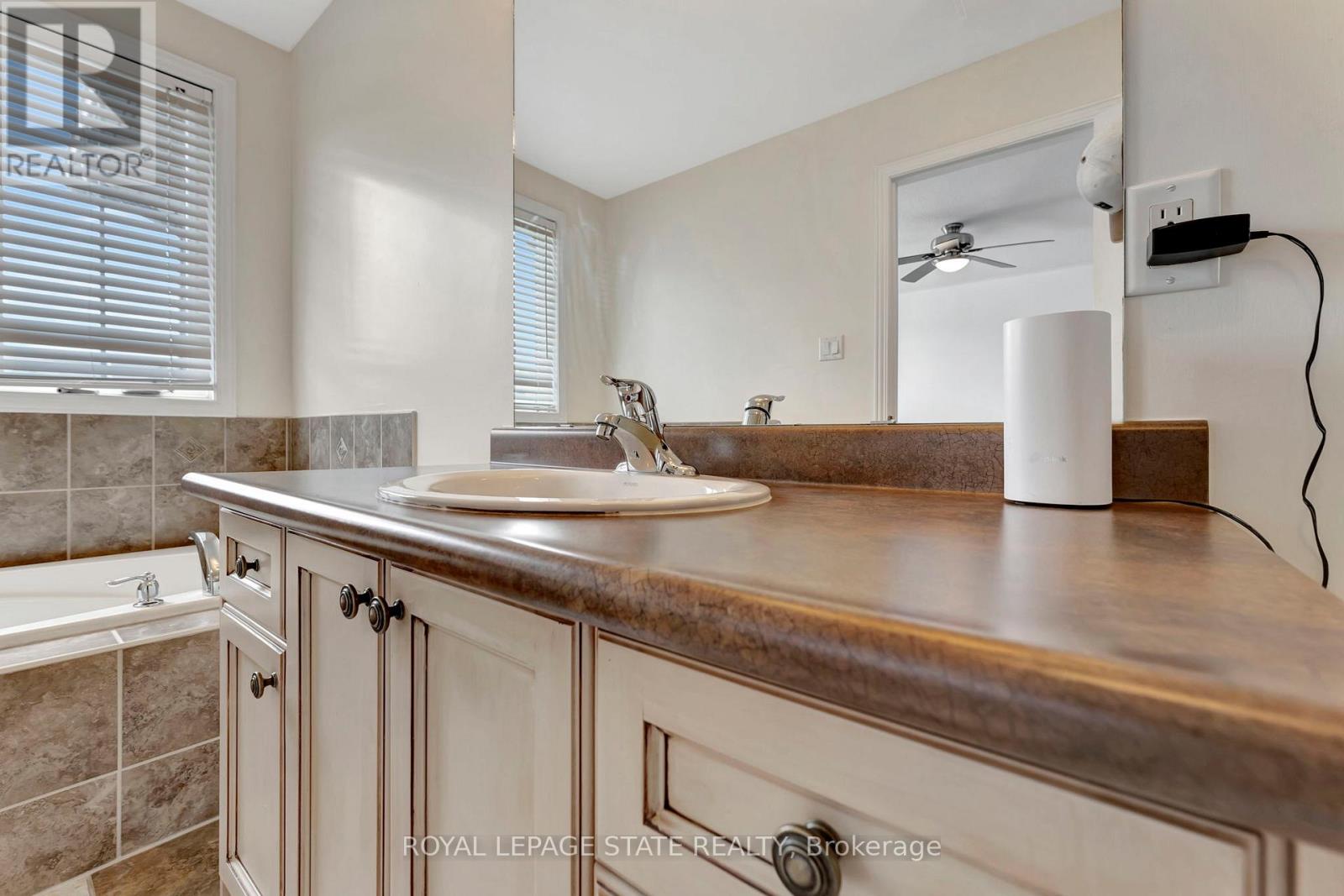 21 - 400 Stonehenge Drive, Hamilton, Ontario  L9K 0A2 - Photo 20 - X12702968