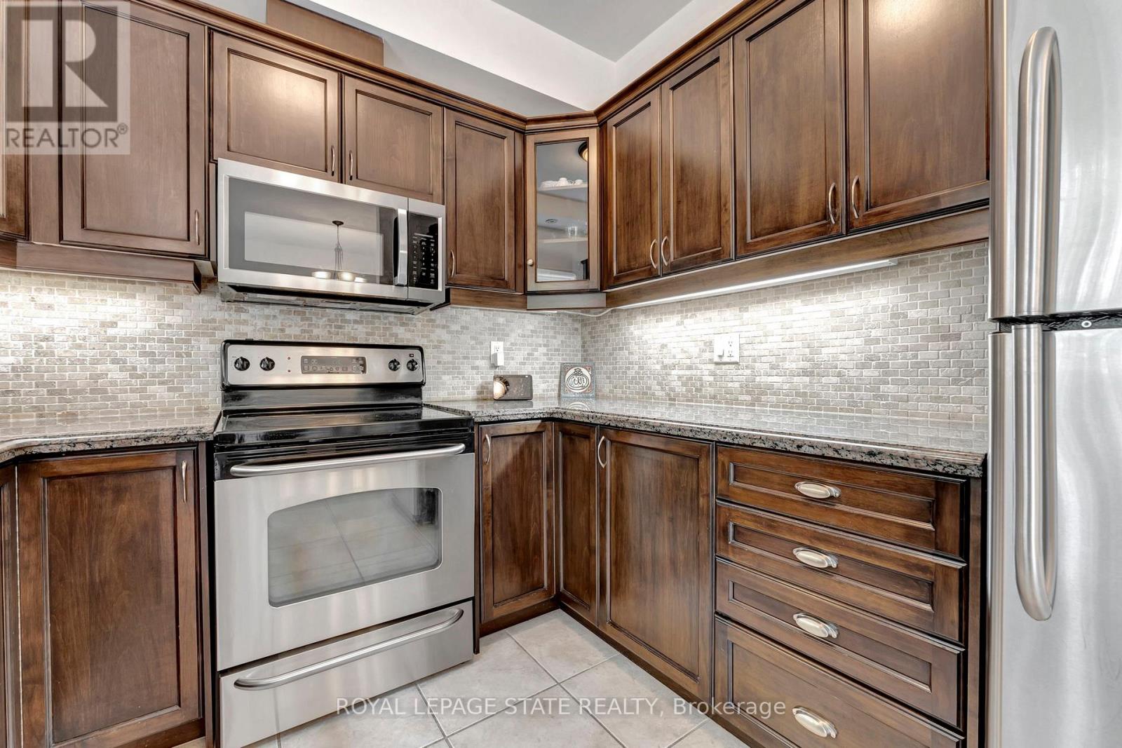 21 - 400 Stonehenge Drive, Hamilton, Ontario  L9K 0A2 - Photo 14 - X12702968