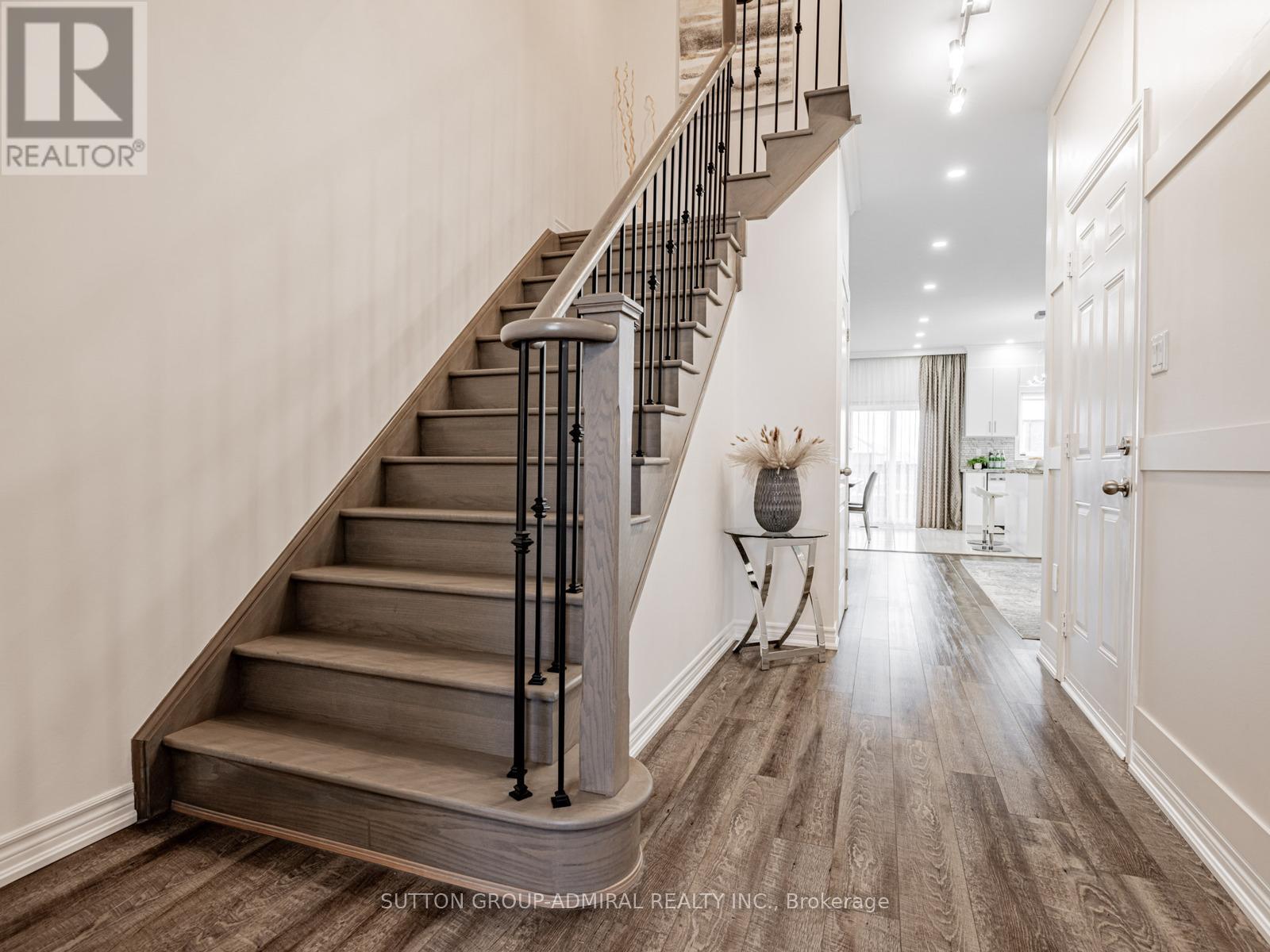 1215 Peelar Crescent, Innisfil (Lefroy), Ontario  L0L 1W0 - Photo 4 - N12738272