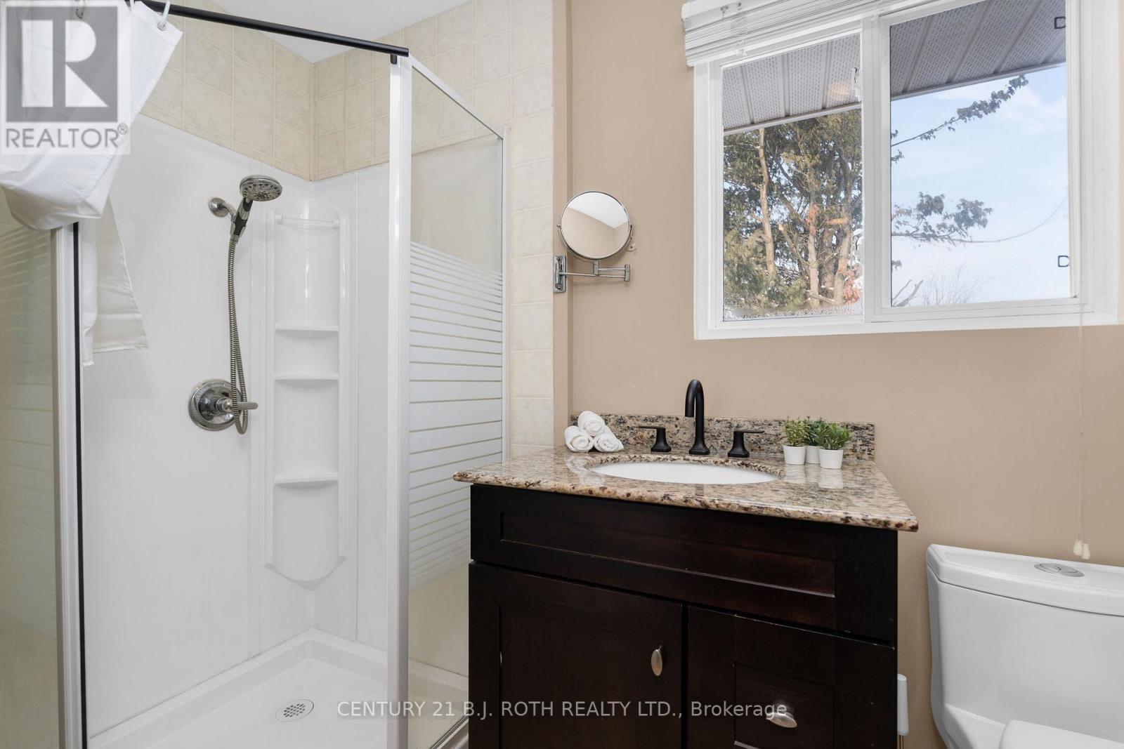 218 Parkside Crescent, Innisfil, Ontario  L9S 1G3 - Photo 17 - N12738298