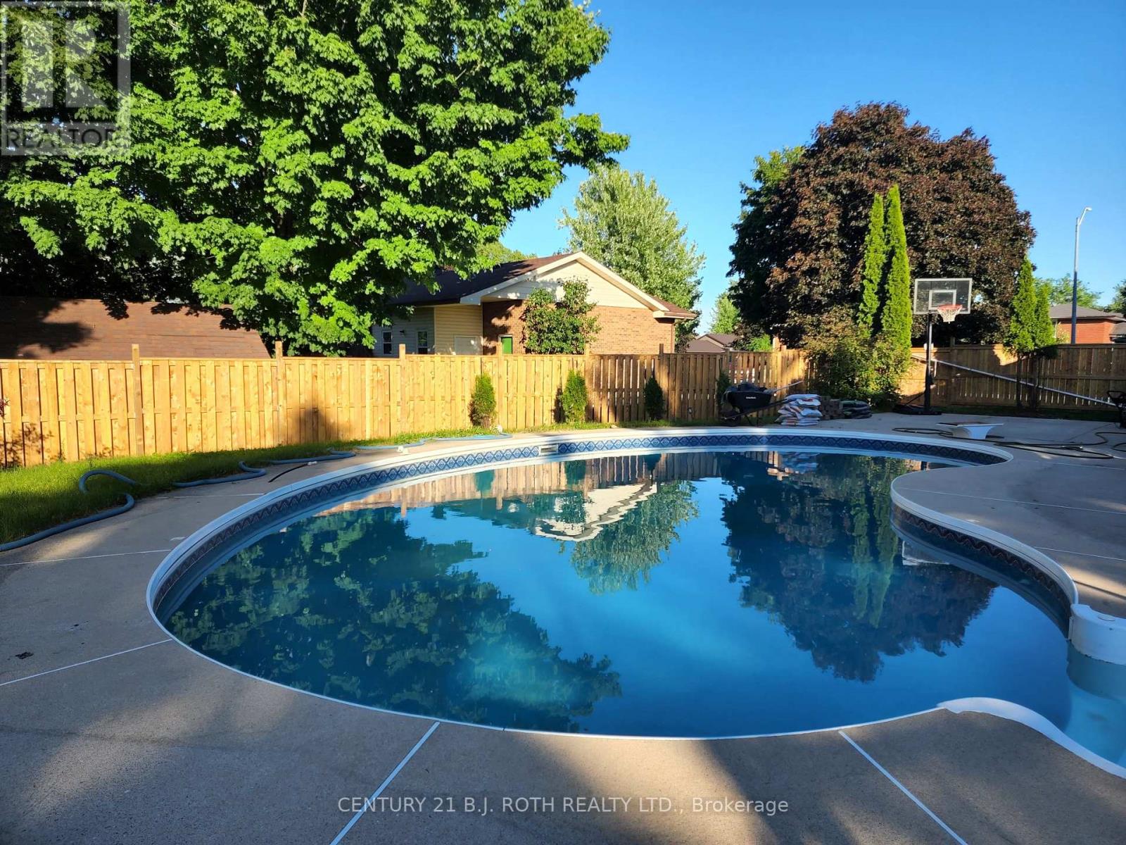 218 Parkside Crescent, Innisfil, Ontario  L9S 1G3 - Photo 37 - N12738298