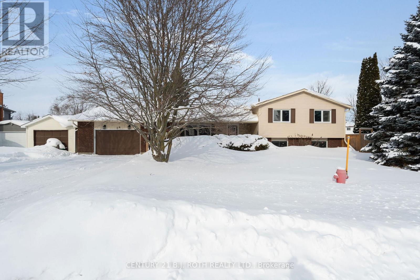 218 Parkside Crescent, Innisfil, Ontario  L9S 1G3 - Photo 4 - N12738298