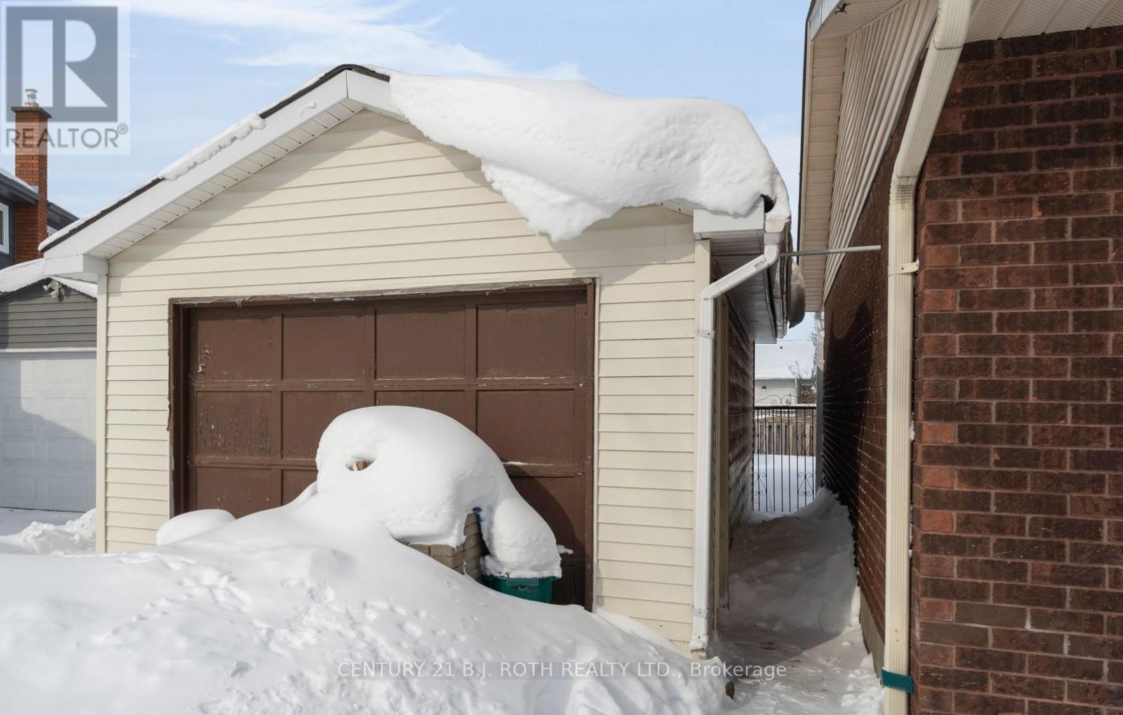 218 Parkside Crescent, Innisfil, Ontario  L9S 1G3 - Photo 6 - N12738298