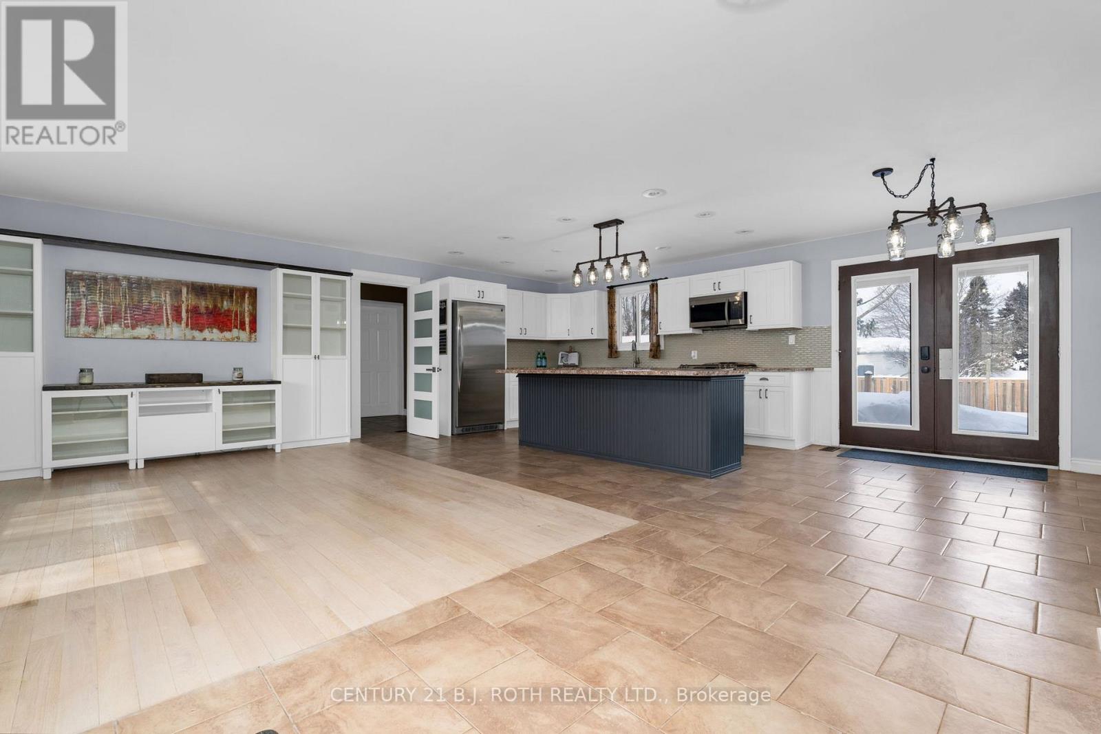 218 Parkside Crescent, Innisfil, Ontario  L9S 1G3 - Photo 9 - N12738298