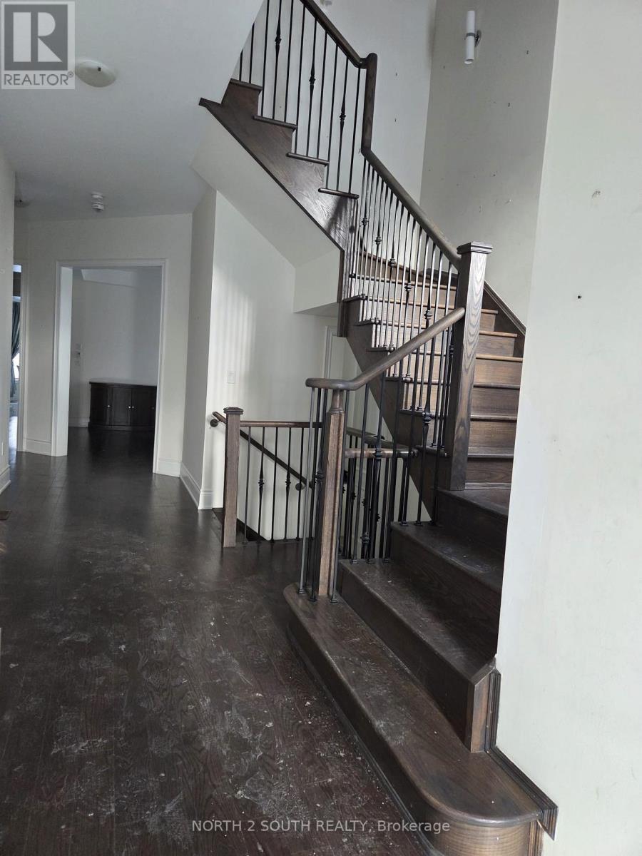 UPPER - 34 STRAW CUTTER GATE, Vaughan, Ontario