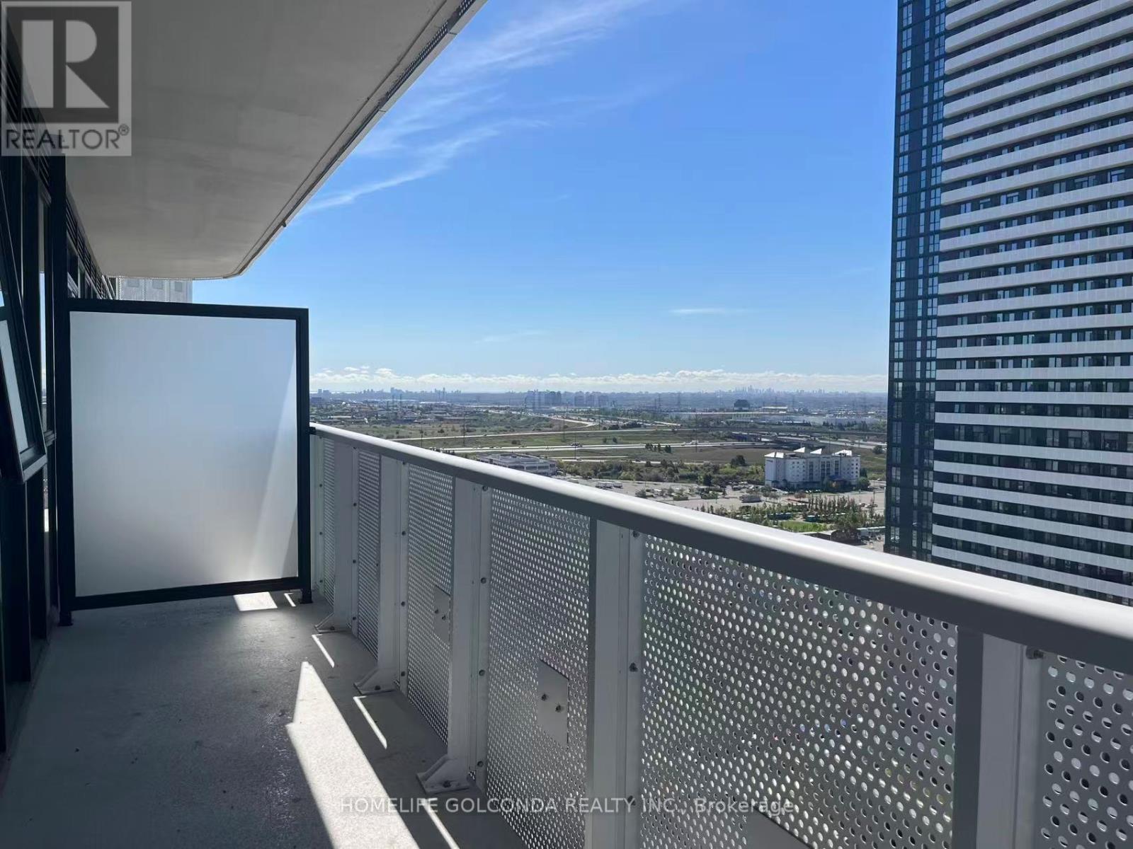 2101 - 8 Interchange Way, Vaughan, Ontario  L4K 0R2 - Photo 2 - N12738404