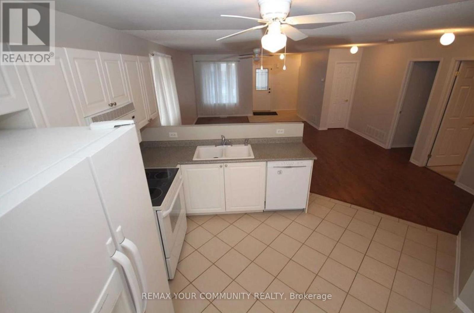 31 Irene Drive, Barrie (Painswick South), Ontario  L4N 0Y8 - Photo 4 - S12738408