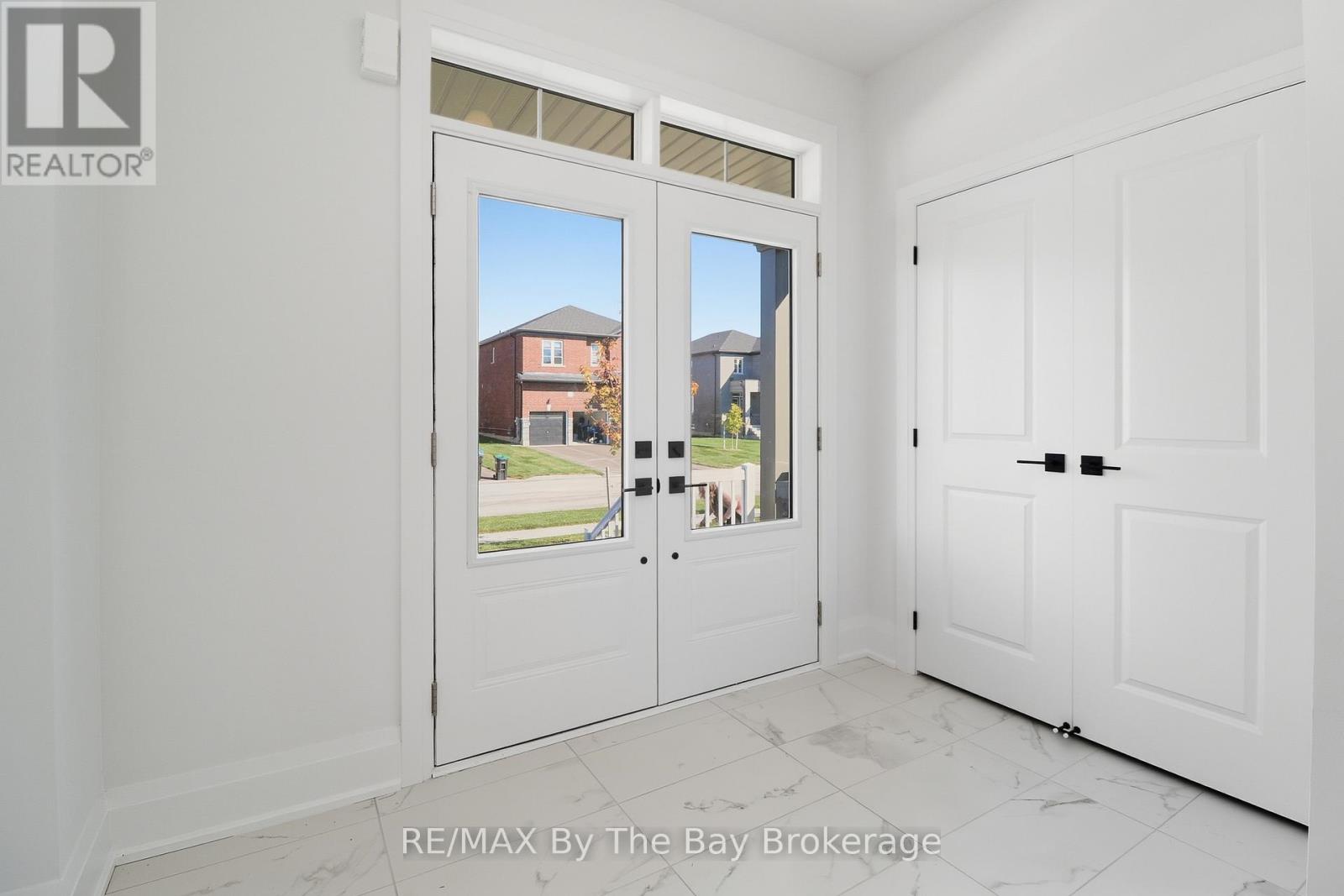 66 Amber Drive, Wasaga Beach, Ontario L9Z 0R9 - Photo 3 - S12738606