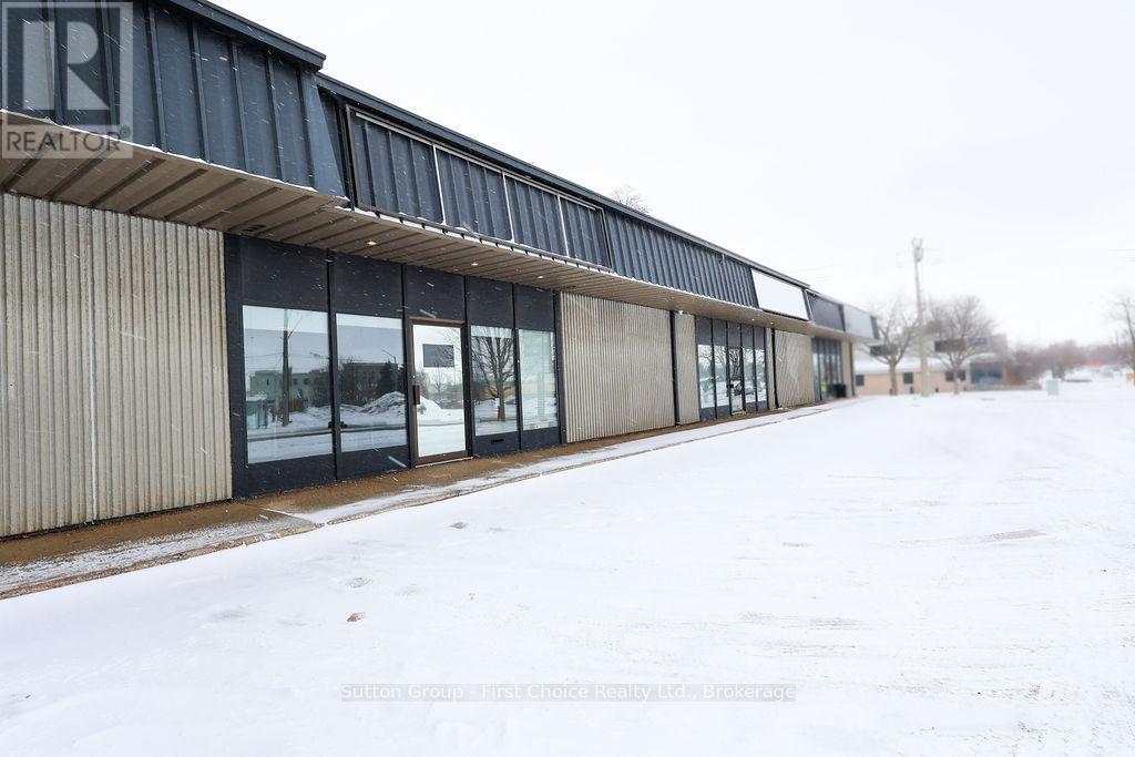 544 Huron Street, Stratford, Ontario  N5A 5T9 - Photo 1 - X12738596