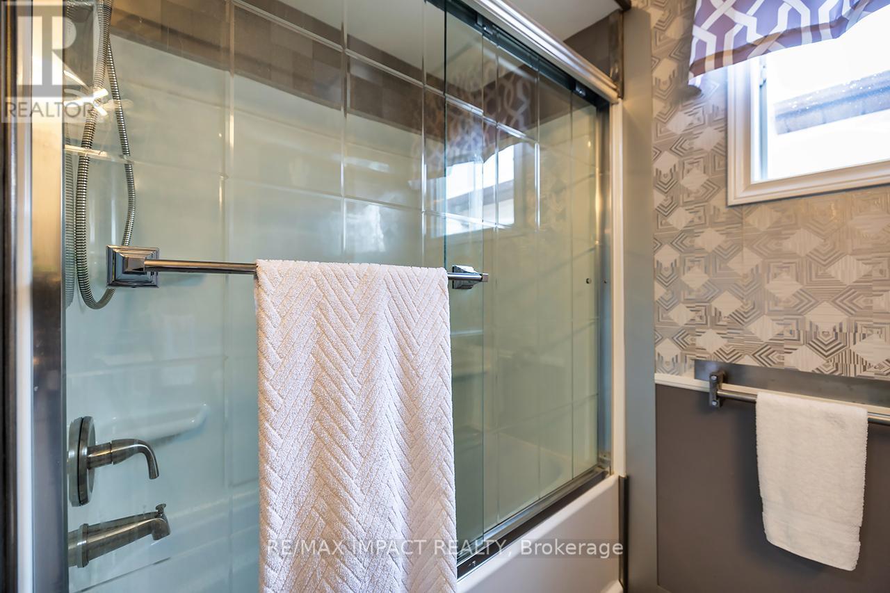 25 Soper Creek Drive, Clarington, Ontario  L1C 4G3 - Photo 12 - E12738616