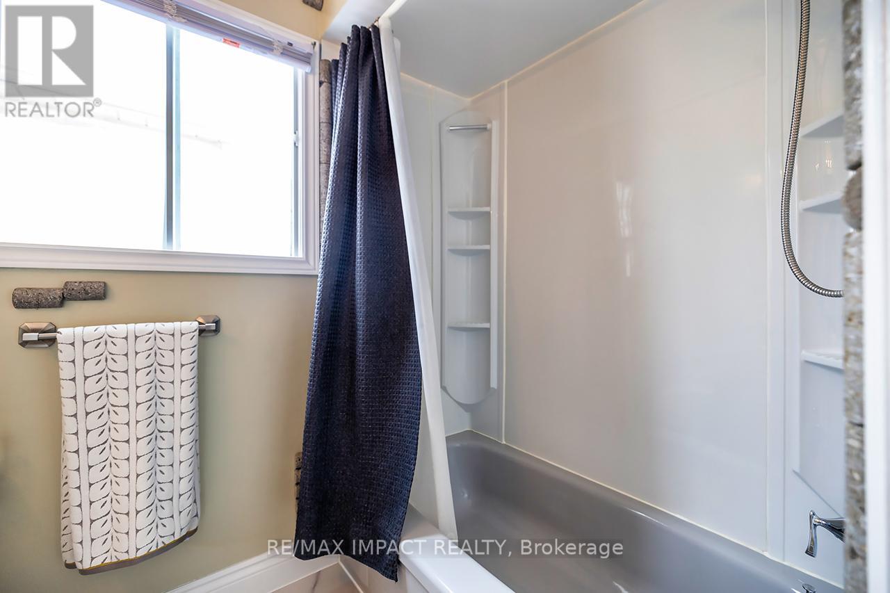 25 Soper Creek Drive, Clarington, Ontario  L1C 4G3 - Photo 17 - E12738616