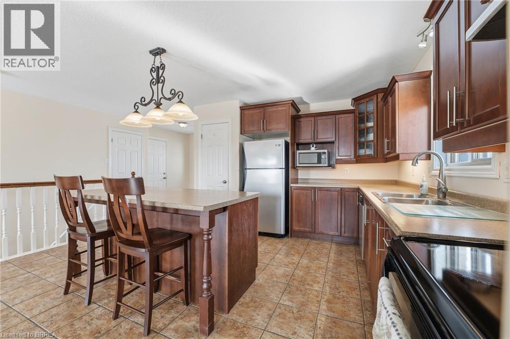 28 Mansfield Drive, St. George, Ontario  N0E 1N0 - Photo 8 - 40799527