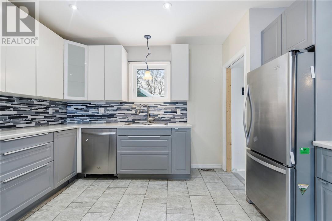 189 Gilman Street, Sudbury, Ontario  P3C 3K5 - Photo 3 - 2126257