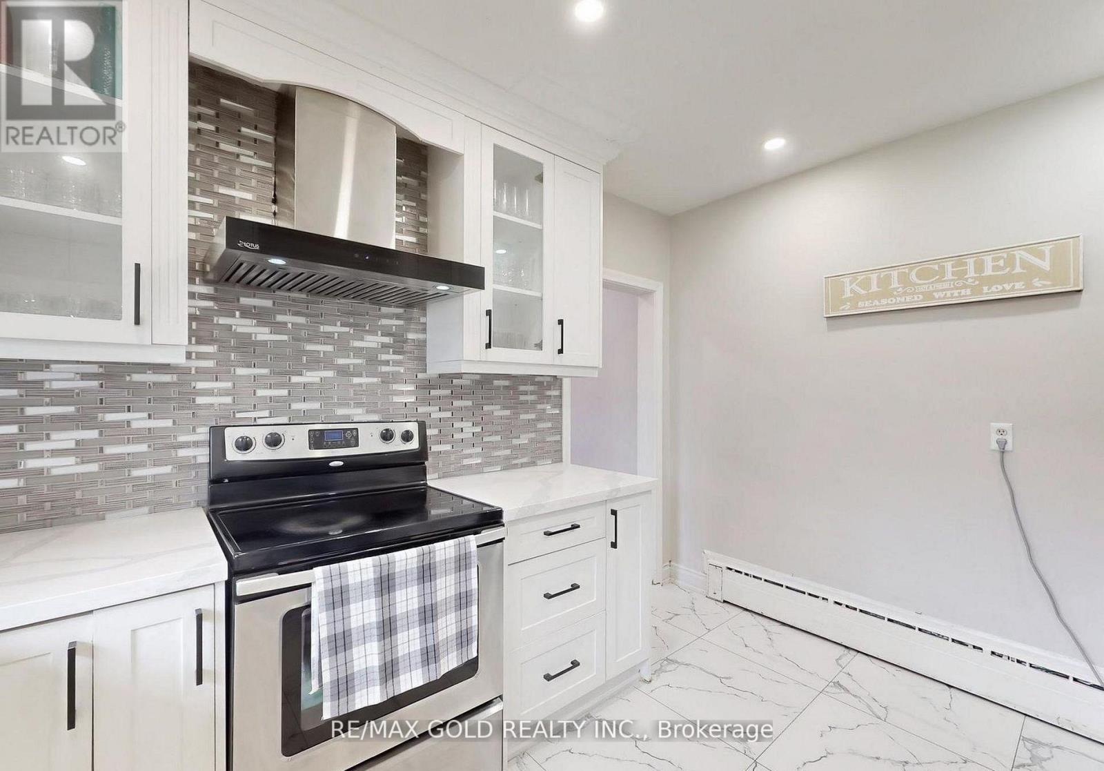 61 Centre Street N, Brampton, Ontario  L6V 1T1 - Photo 16 - W12738274