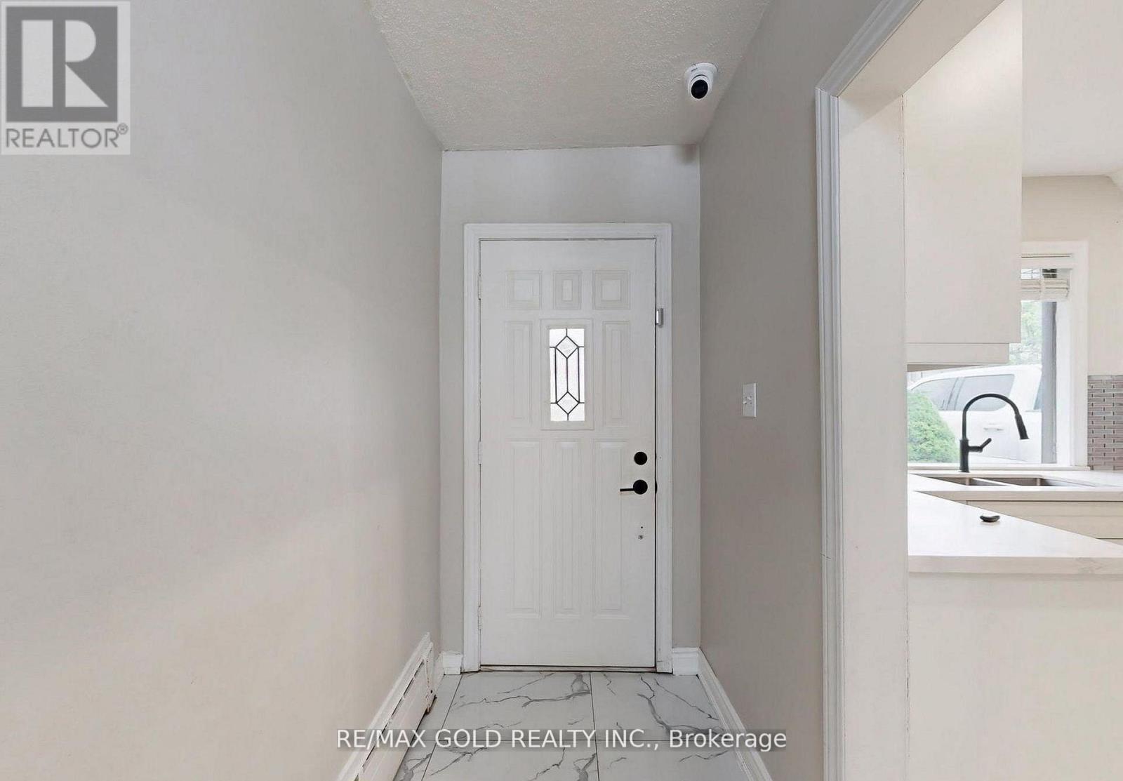 61 Centre Street N, Brampton, Ontario  L6V 1T1 - Photo 17 - W12738274