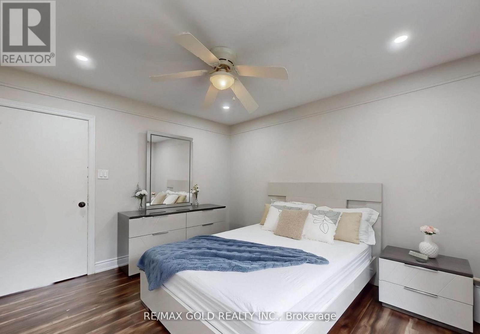 61 Centre Street N, Brampton, Ontario  L6V 1T1 - Photo 25 - W12738274