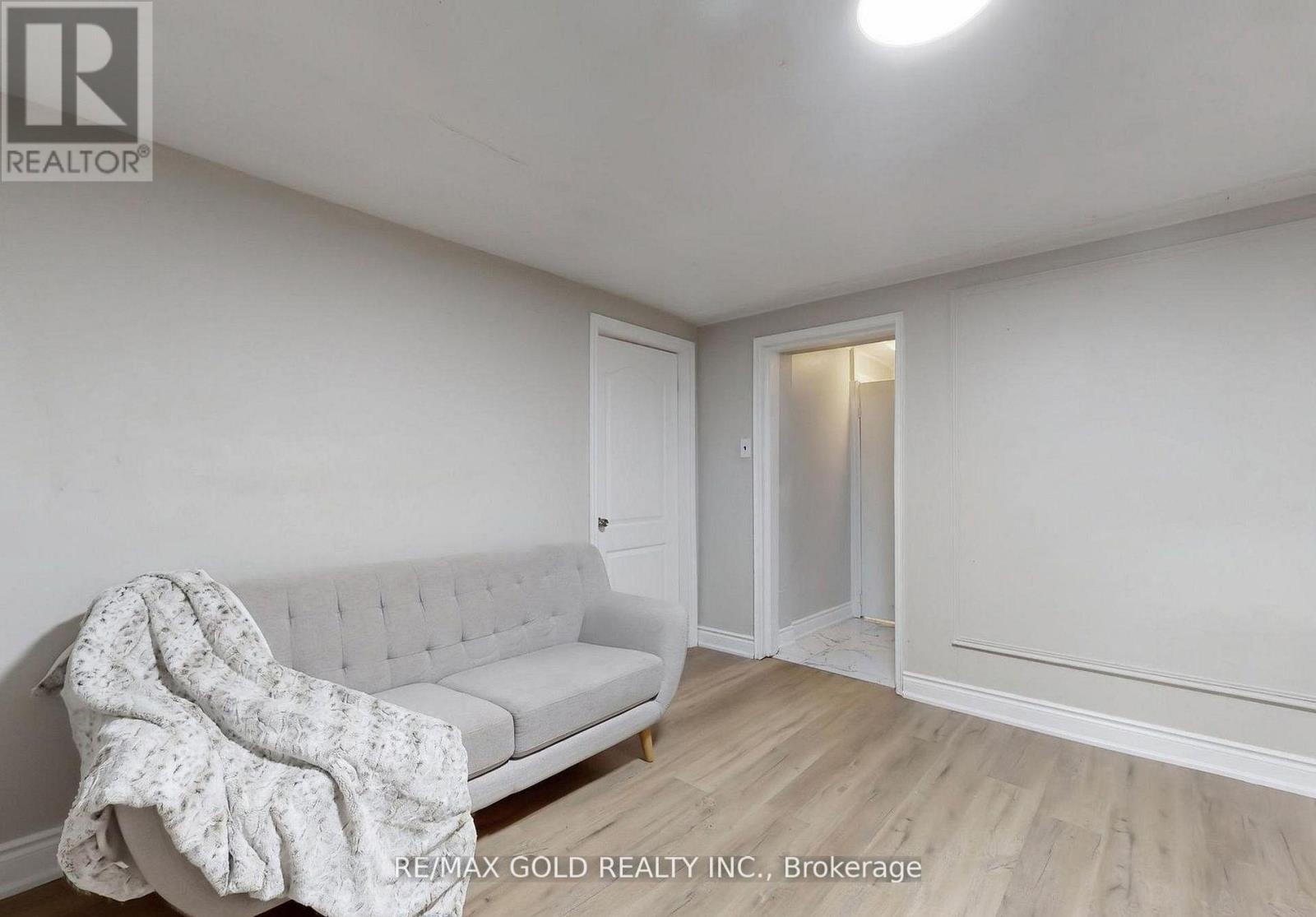 61 Centre Street N, Brampton, Ontario  L6V 1T1 - Photo 32 - W12738274