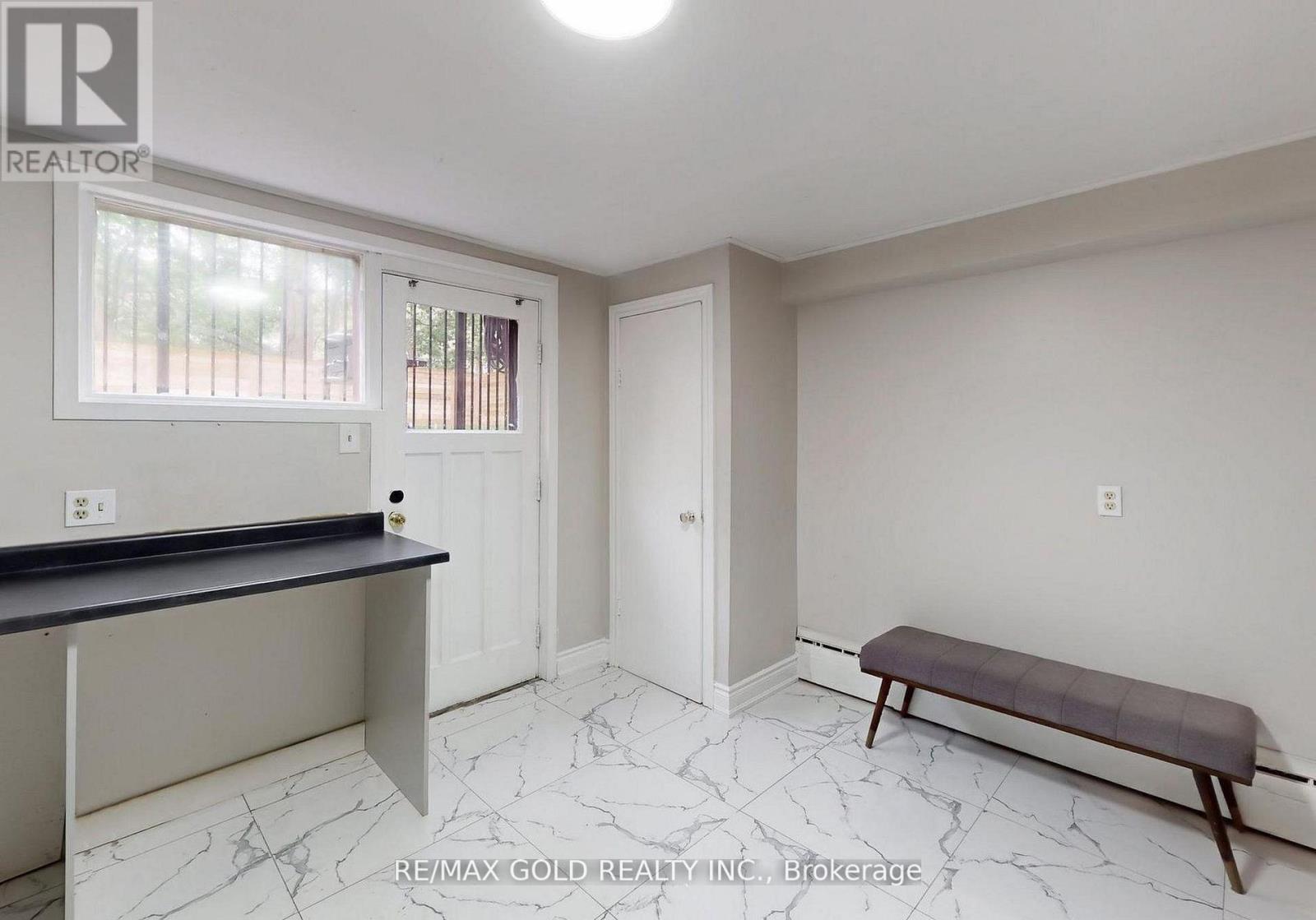 61 Centre Street N, Brampton, Ontario  L6V 1T1 - Photo 35 - W12738274