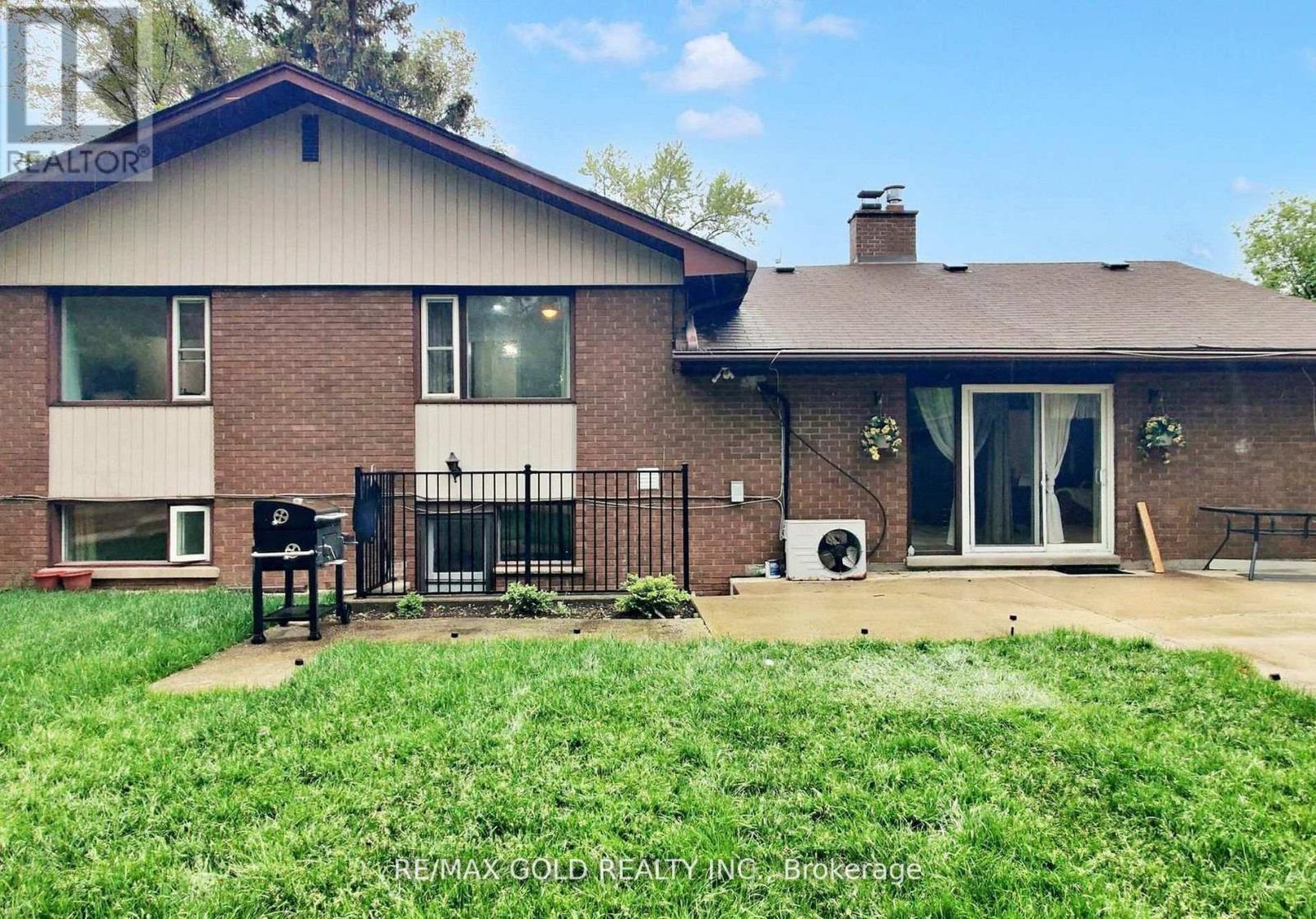 61 Centre Street N, Brampton, Ontario  L6V 1T1 - Photo 44 - W12738274