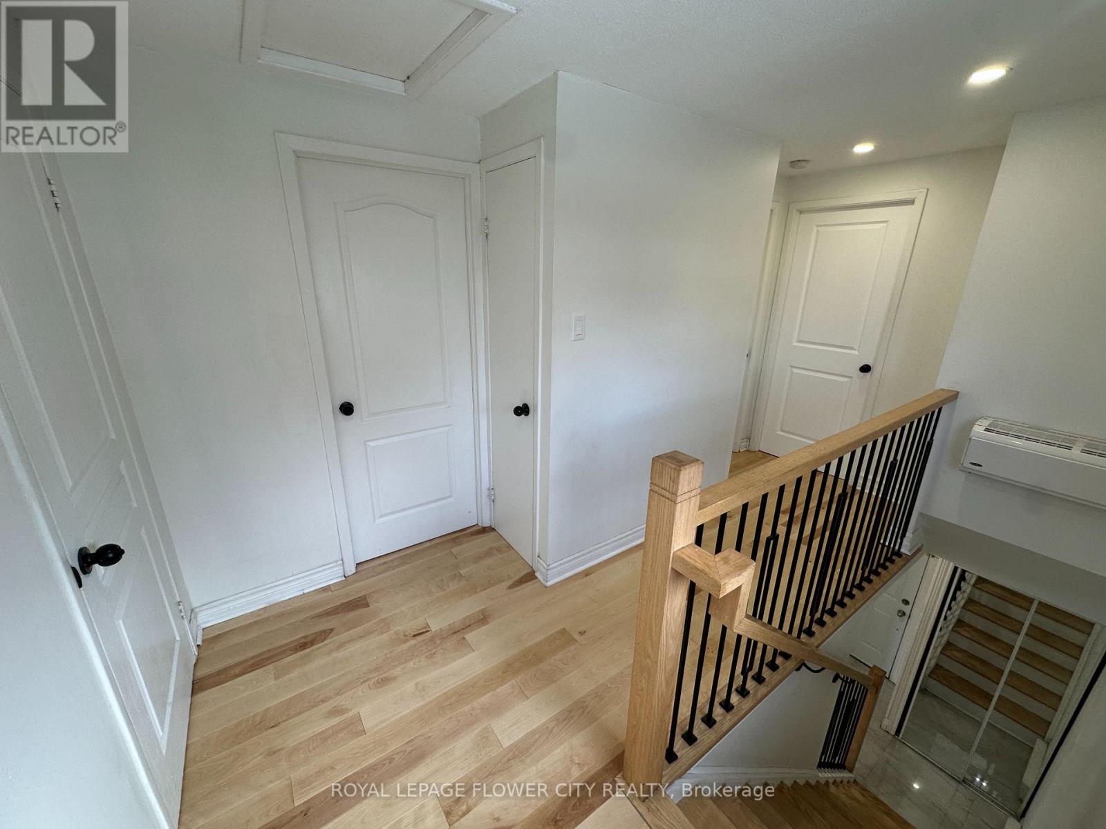 52 Grand Valley Drive, Brampton, Ontario  L6S 2K9 - Photo 12 - W12738296