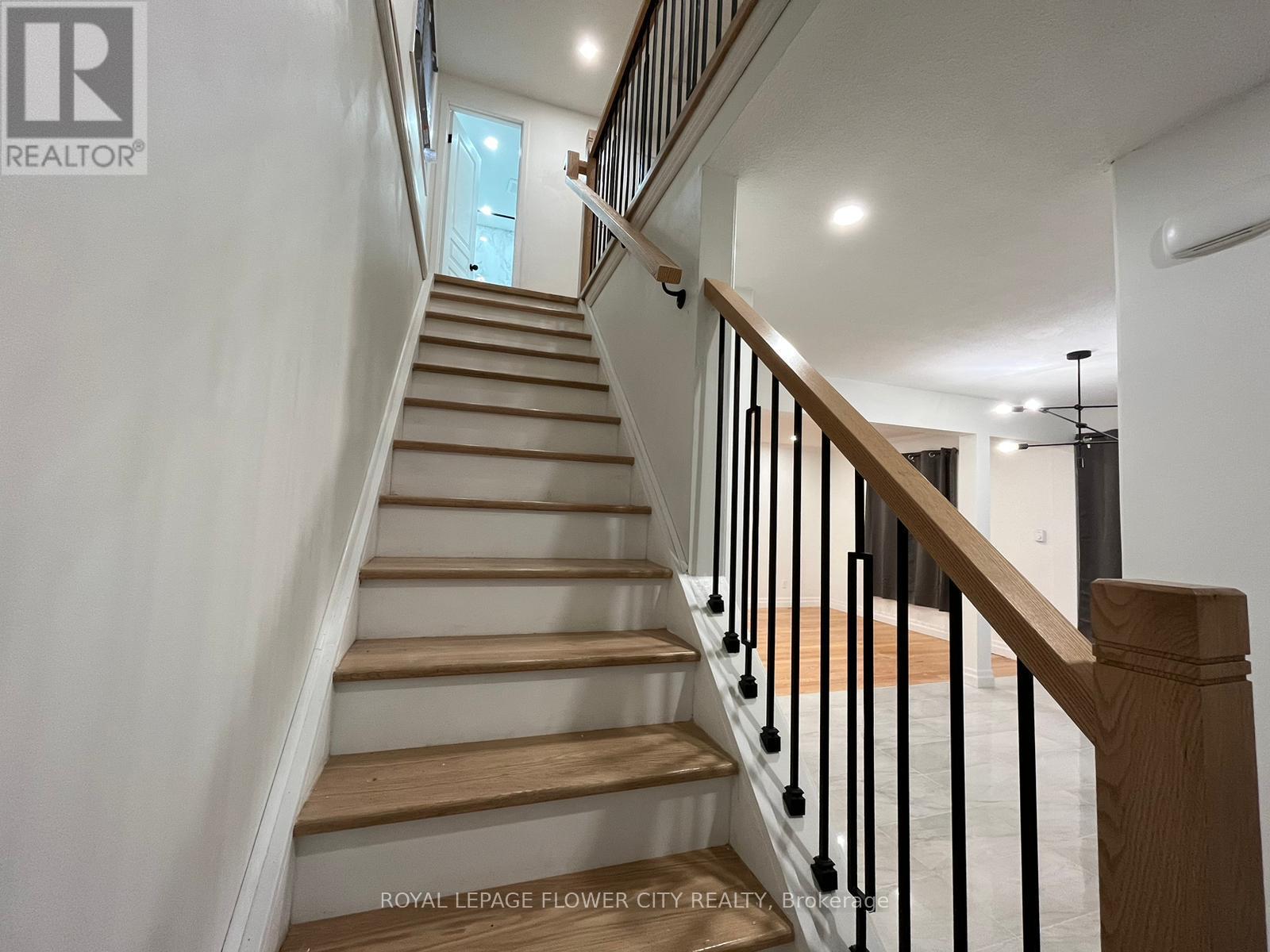 52 Grand Valley Drive, Brampton, Ontario  L6S 2K9 - Photo 27 - W12738296