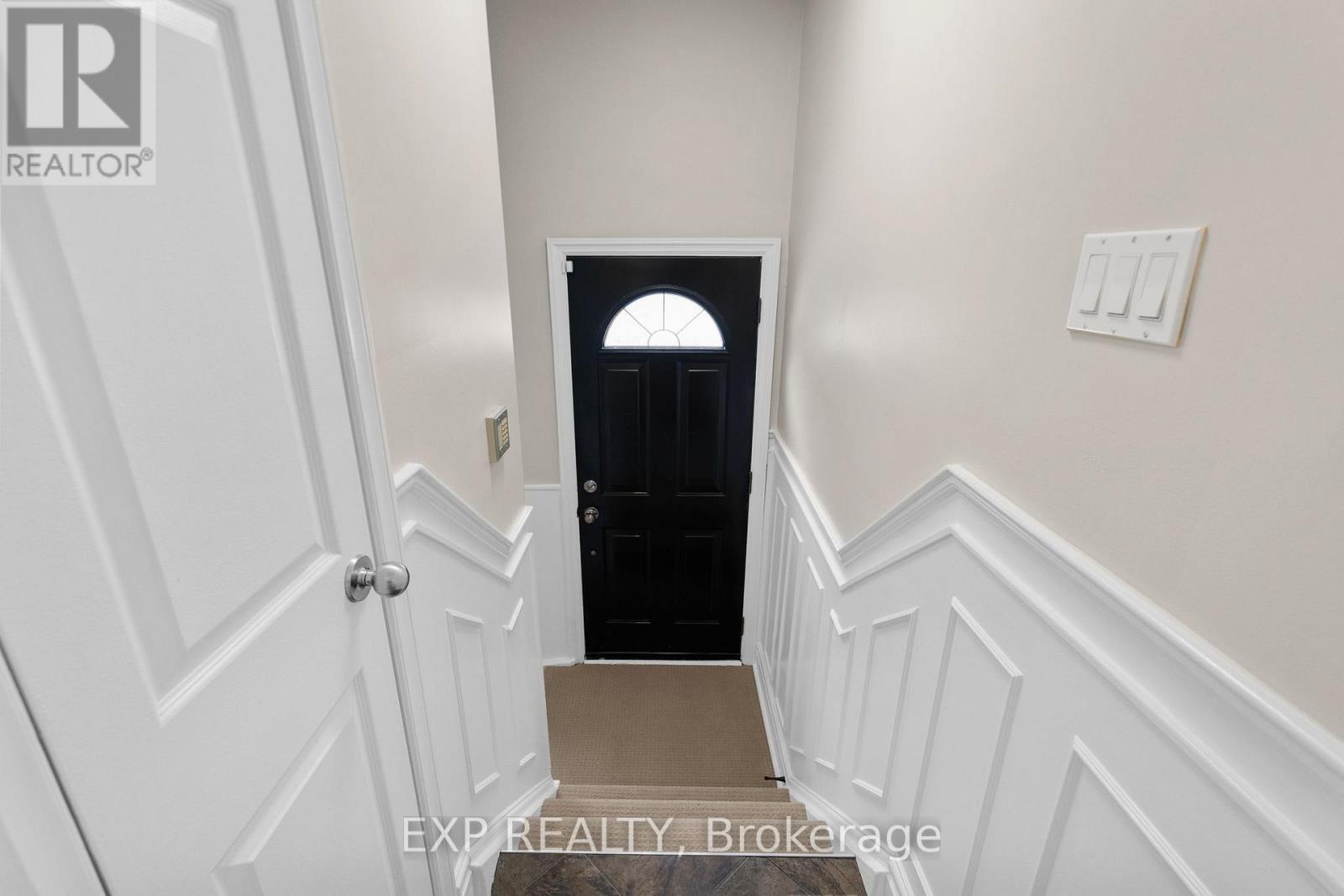 127 South Kingsway, Toronto, Ontario  M6S 3T5 - Photo 25 - W12738320