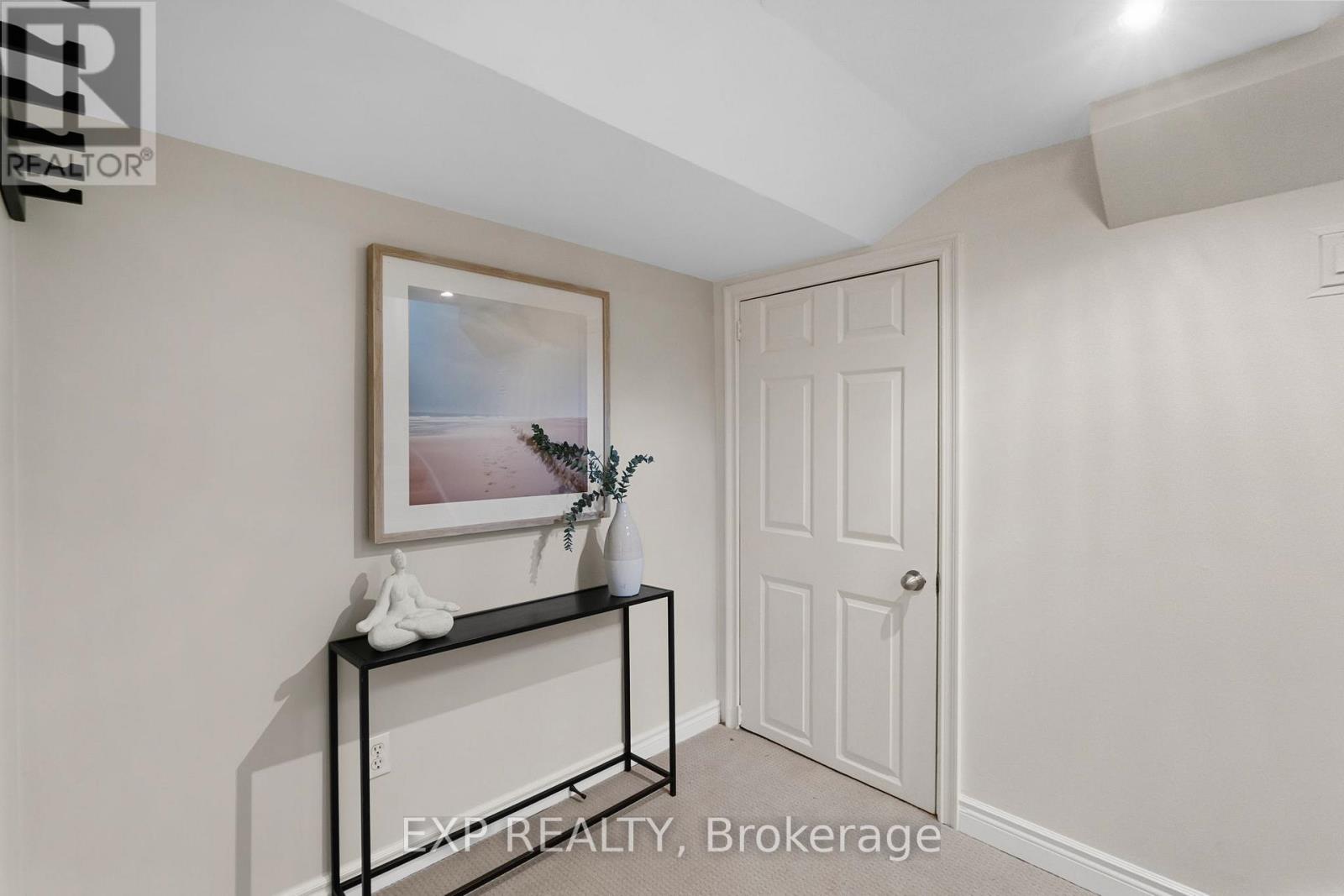 127 South Kingsway, Toronto, Ontario  M6S 3T5 - Photo 27 - W12738320