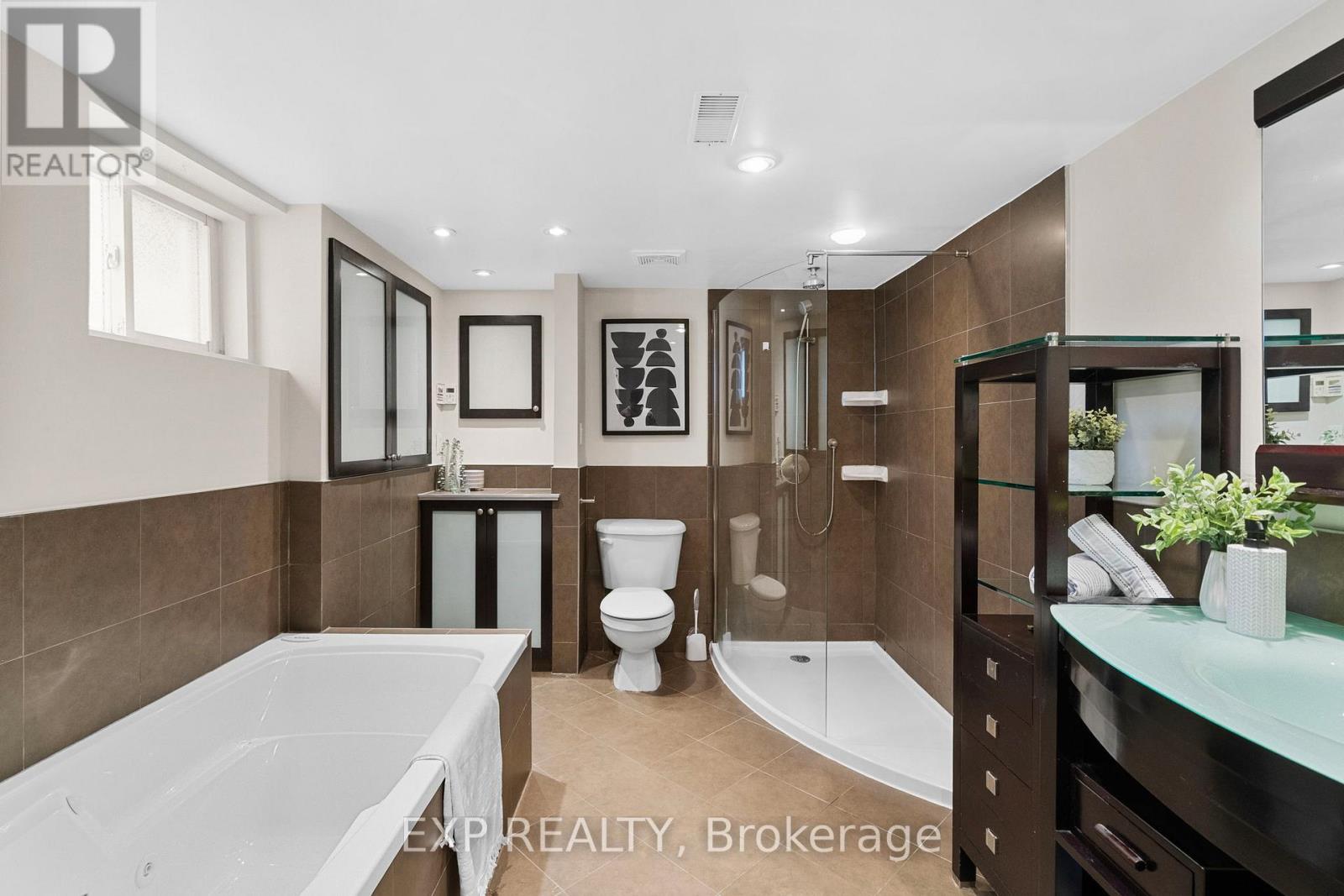 127 South Kingsway, Toronto, Ontario  M6S 3T5 - Photo 30 - W12738320