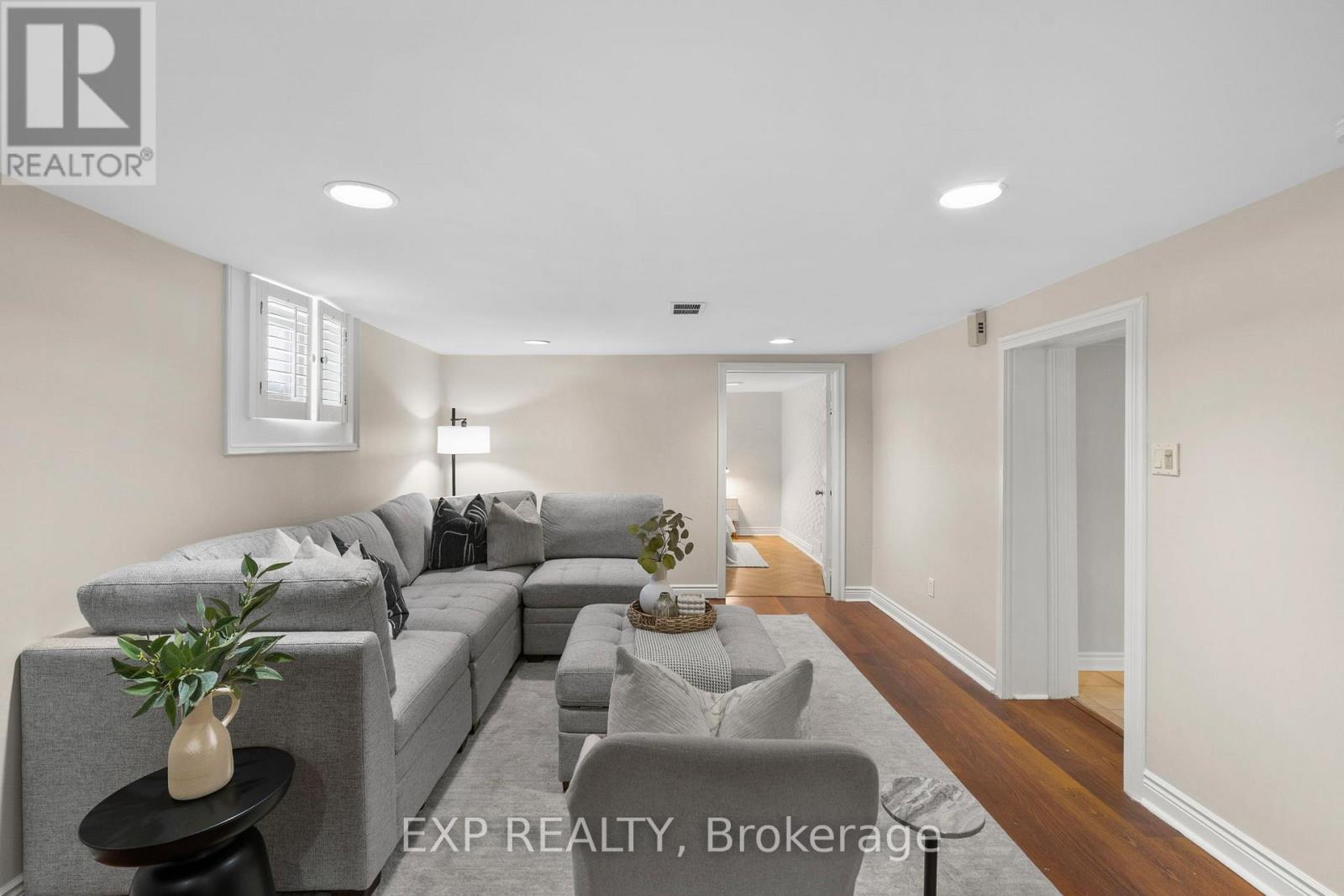 127 South Kingsway, Toronto, Ontario  M6S 3T5 - Photo 32 - W12738320