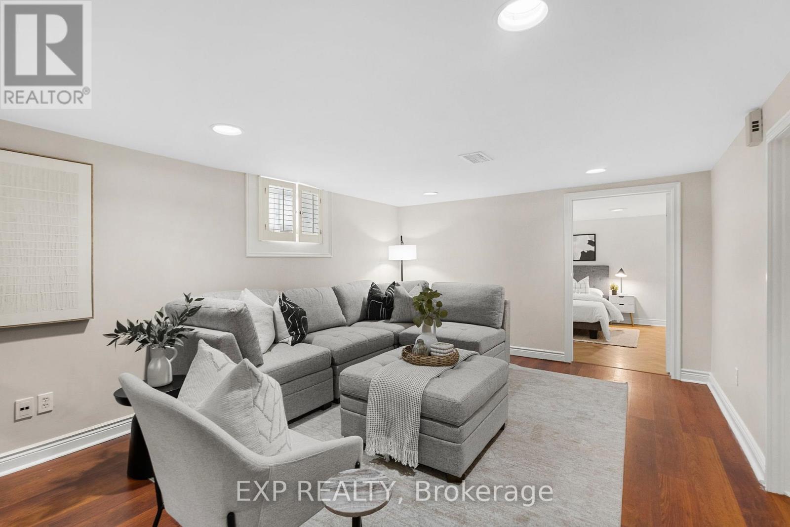 127 South Kingsway, Toronto, Ontario  M6S 3T5 - Photo 33 - W12738320