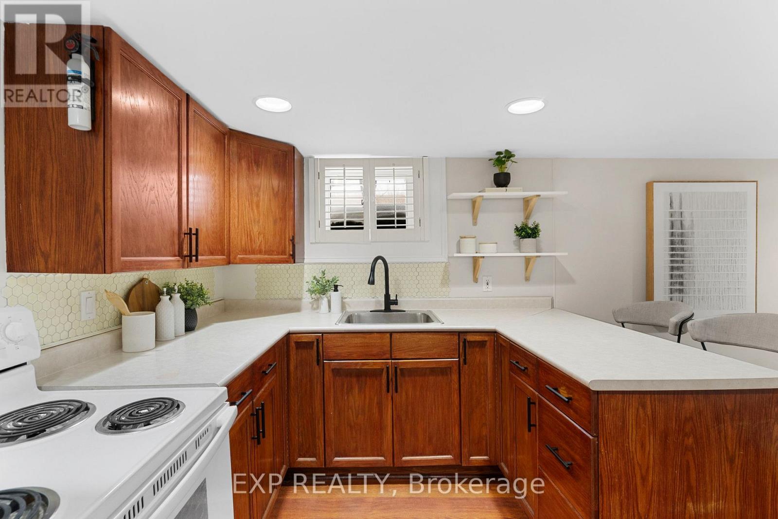 127 South Kingsway, Toronto, Ontario  M6S 3T5 - Photo 37 - W12738320