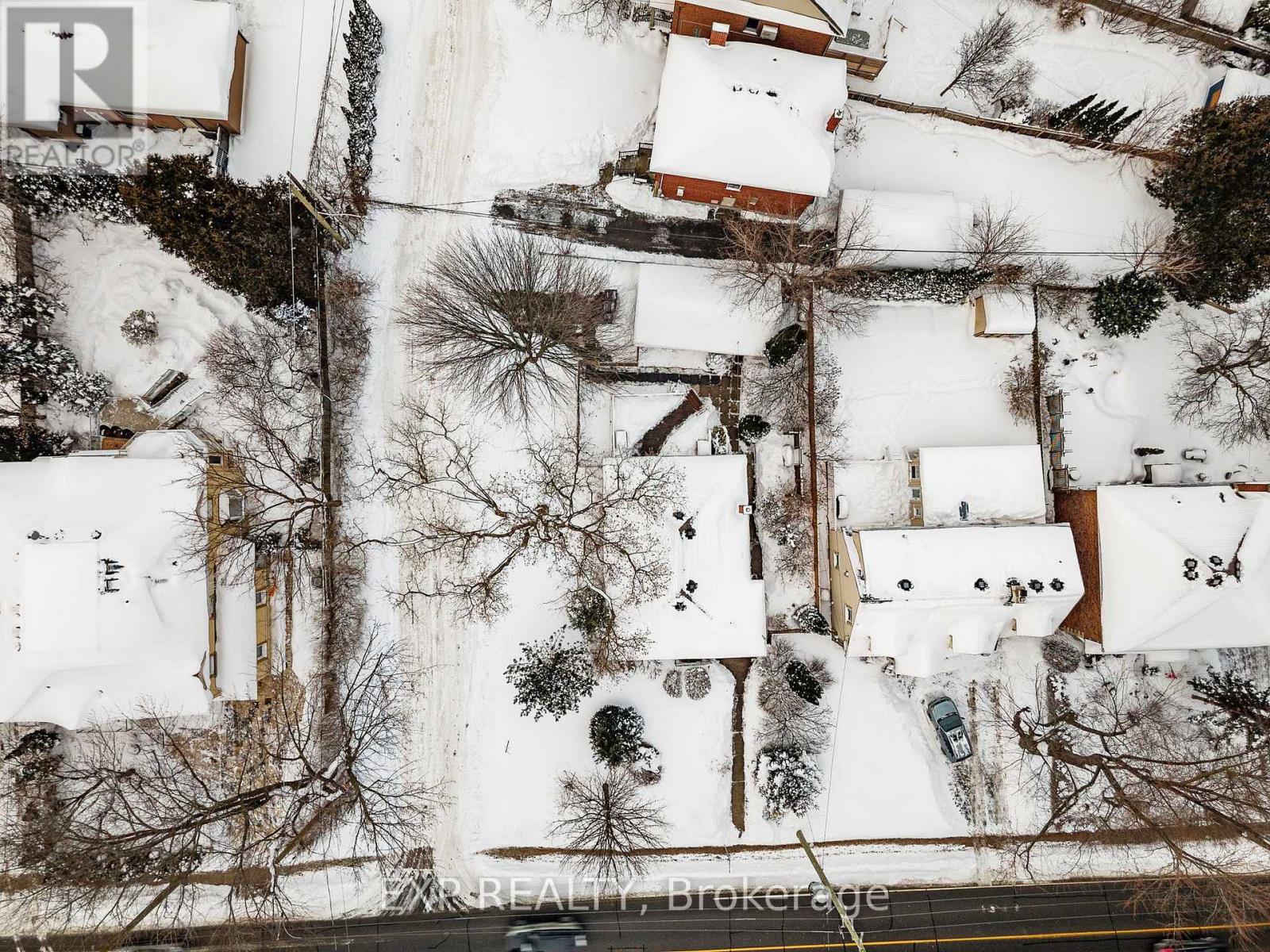 127 South Kingsway, Toronto, Ontario  M6S 3T5 - Photo 42 - W12738320