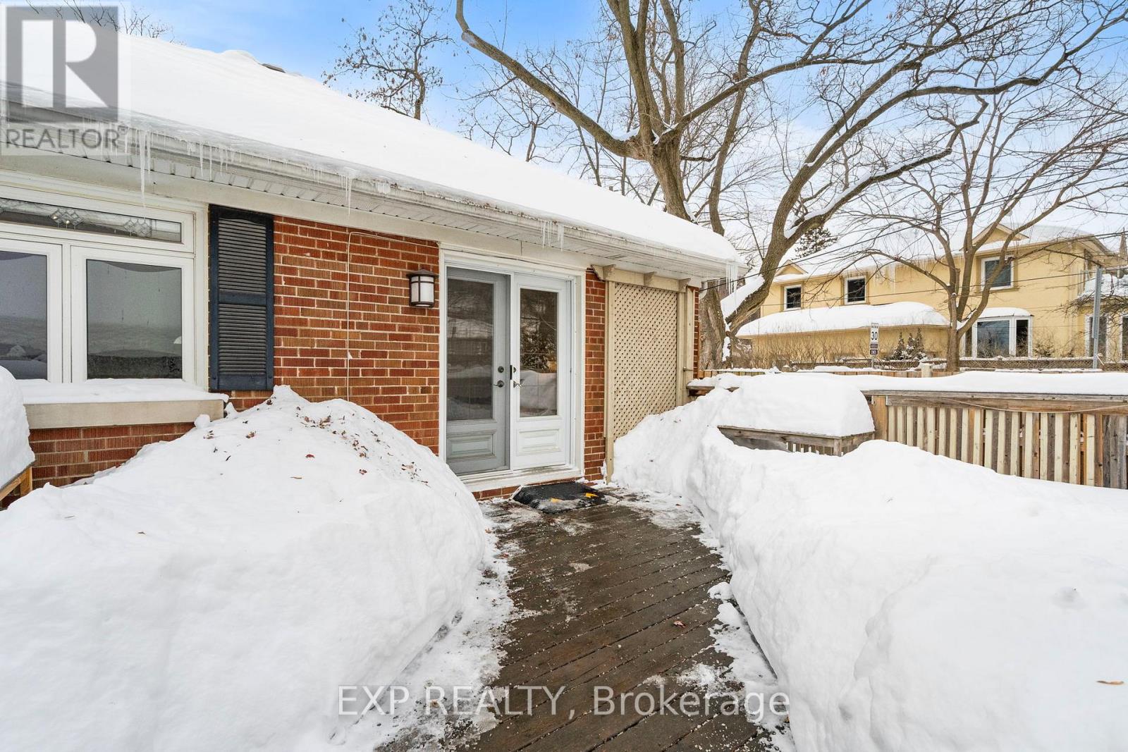 127 South Kingsway, Toronto, Ontario  M6S 3T5 - Photo 44 - W12738320