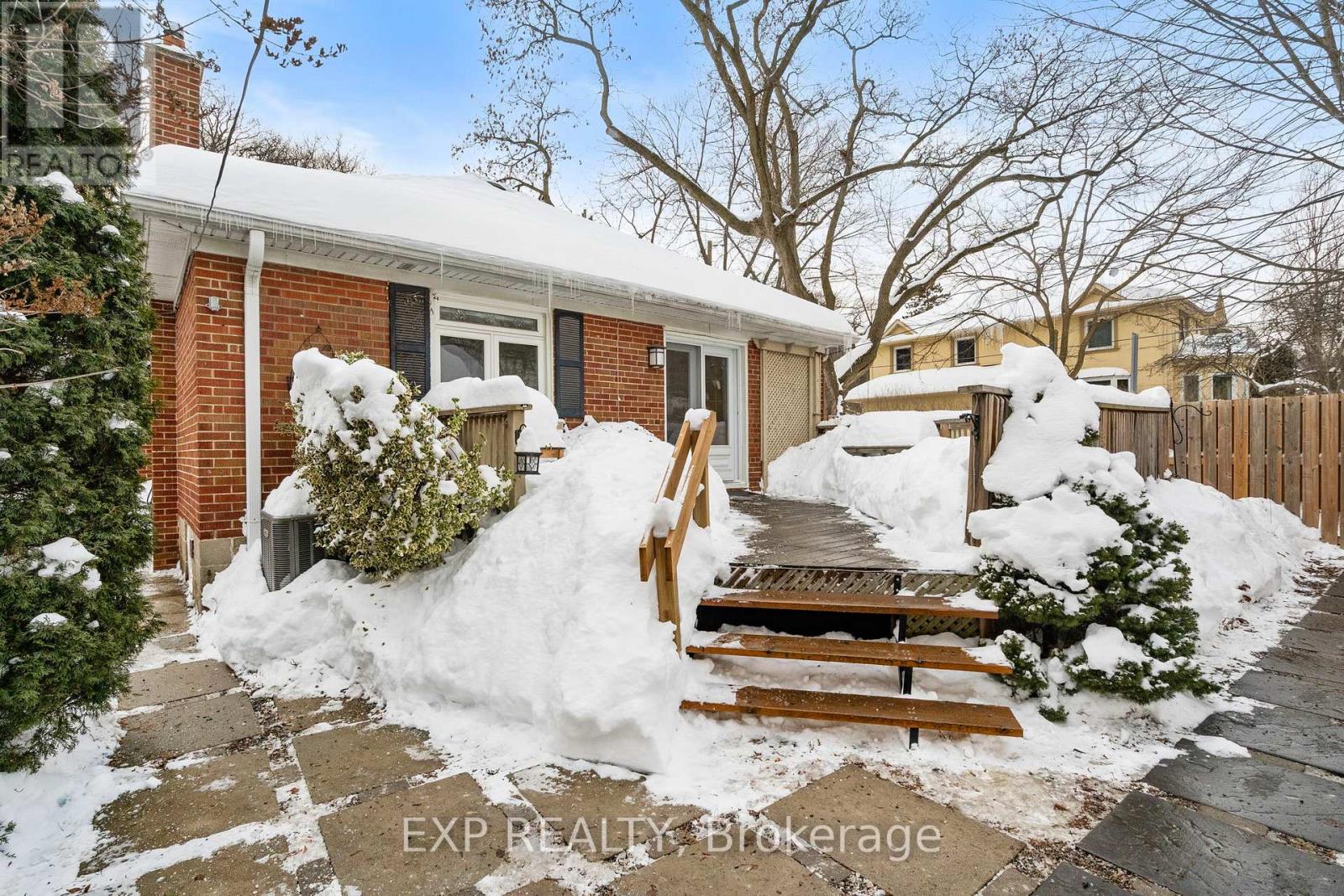 127 South Kingsway, Toronto, Ontario  M6S 3T5 - Photo 46 - W12738320