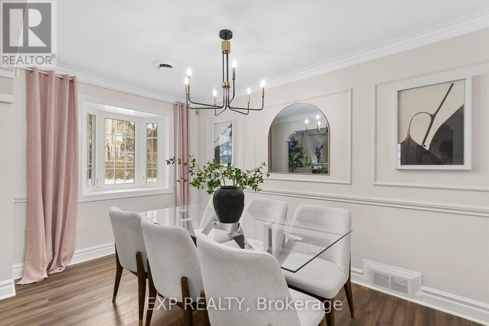 127 South Kingsway, Toronto, Ontario  M6S 3T5 - Photo 8 - W12738320