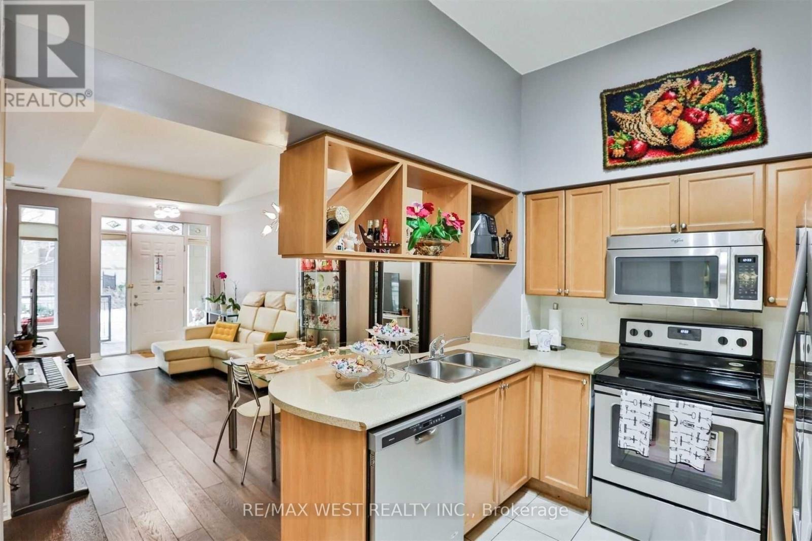 Gv-108 - 330 Princess Royal Drive, Mississauga, Ontario  L5B 4M8 - Photo 15 - W12738412